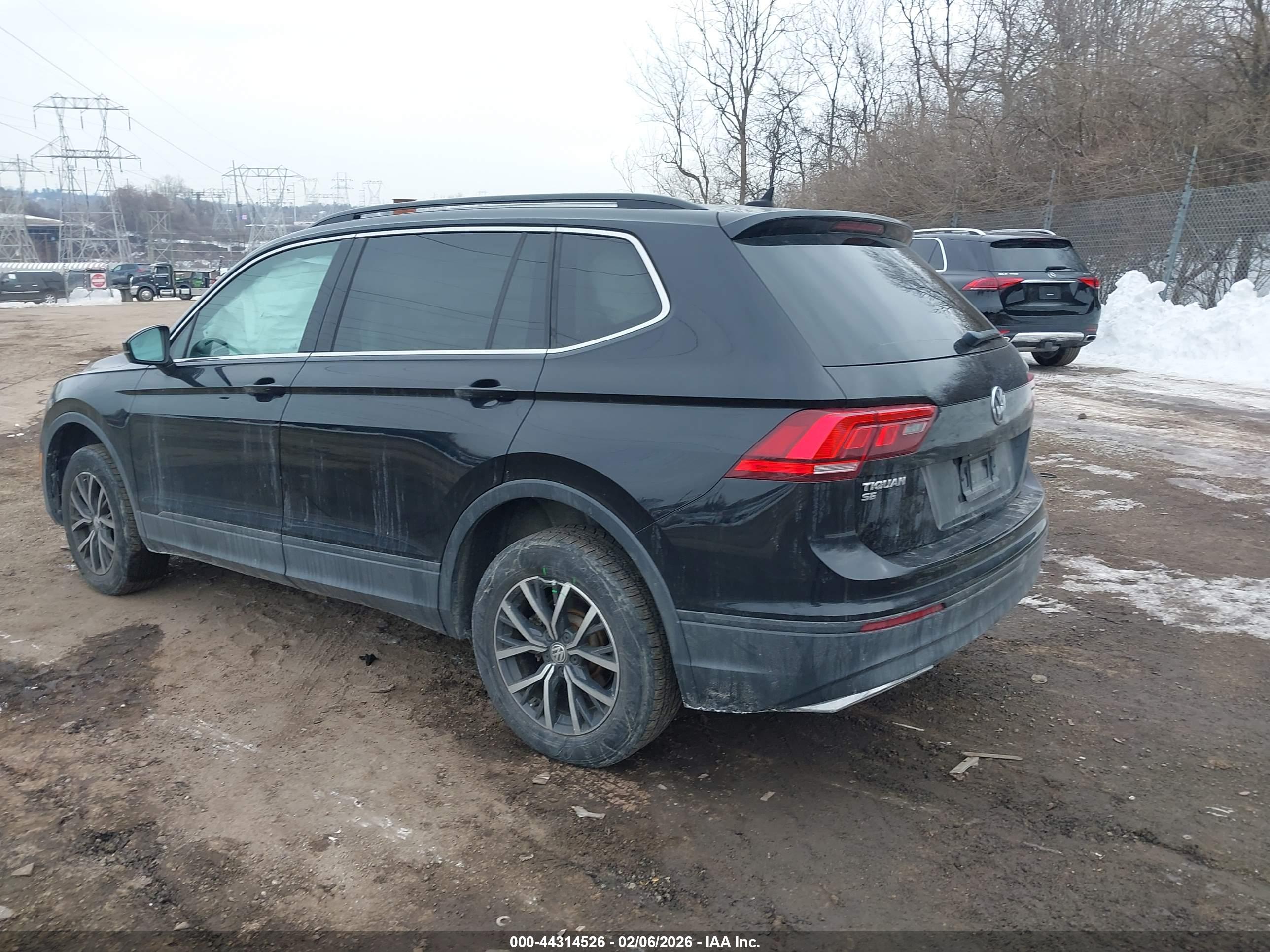 VOLKSWAGEN TIGUAN image 3