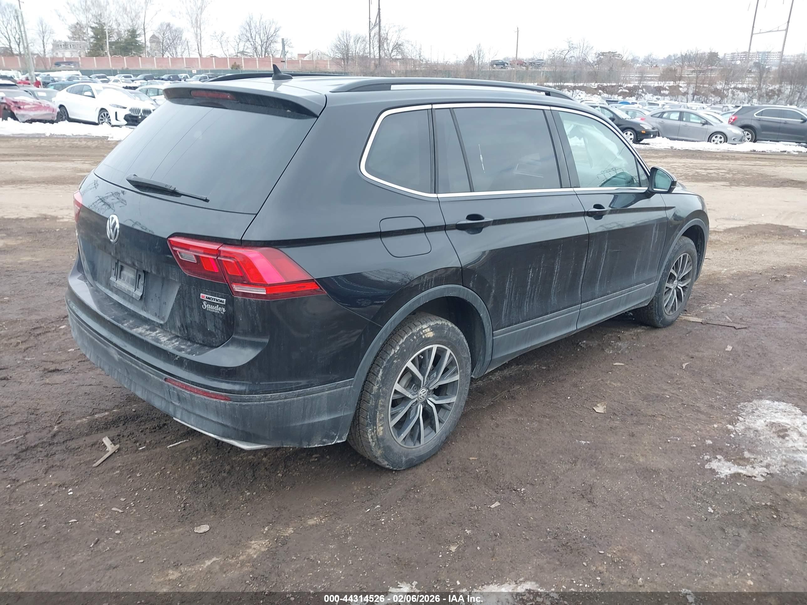 VOLKSWAGEN TIGUAN image 4