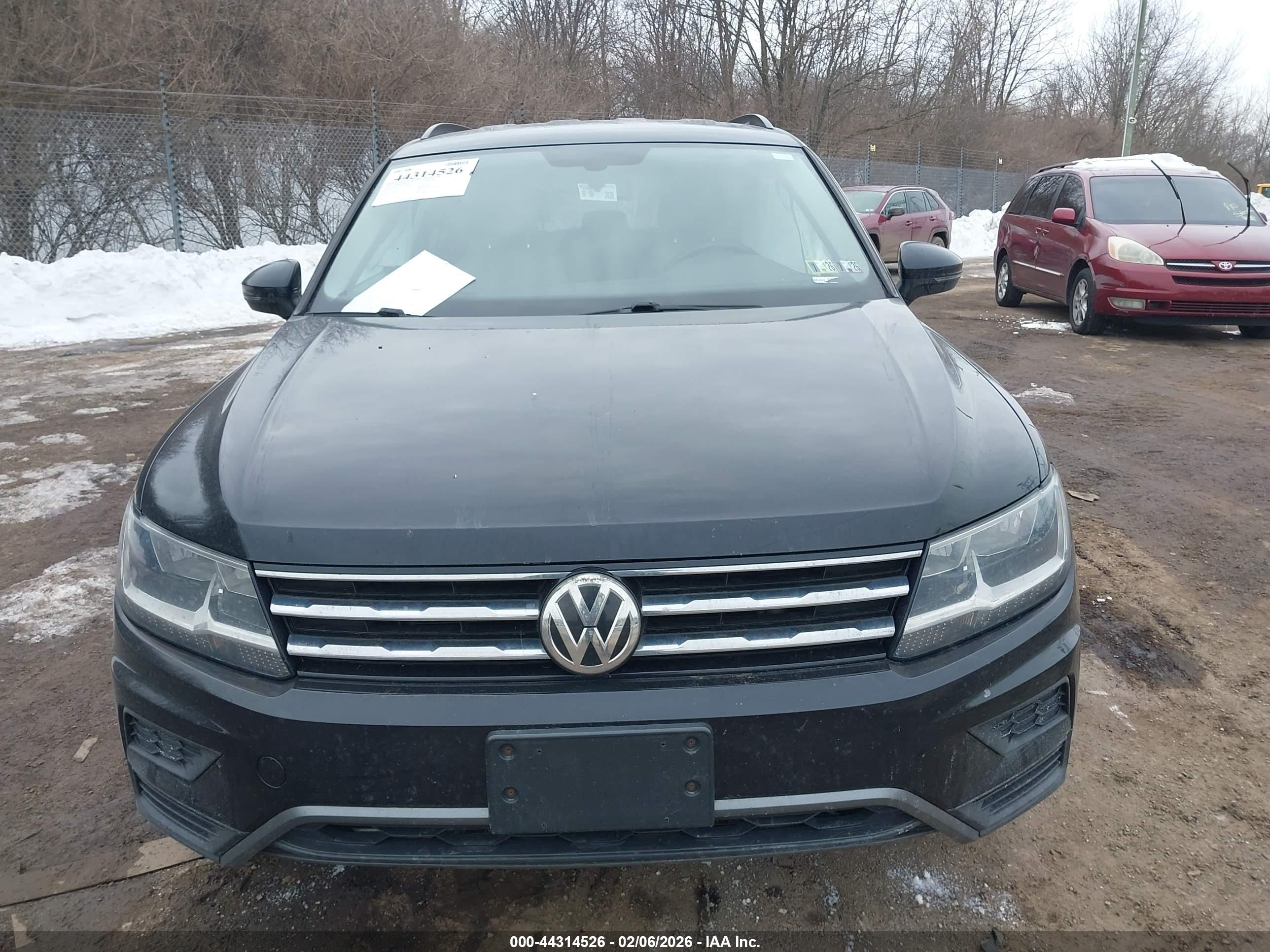 VOLKSWAGEN TIGUAN image 6