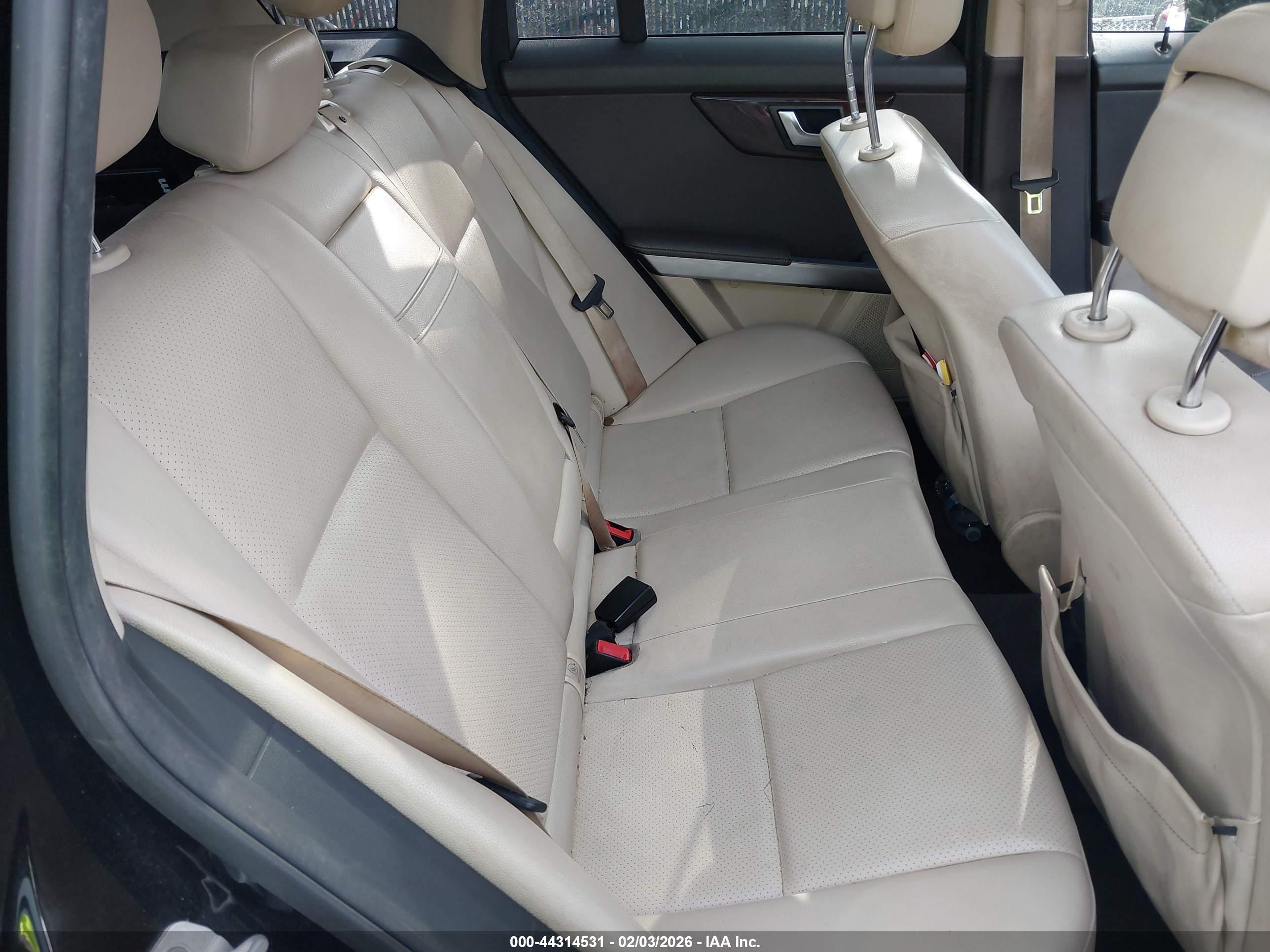 MERCEDES-BENZ GLK image 8