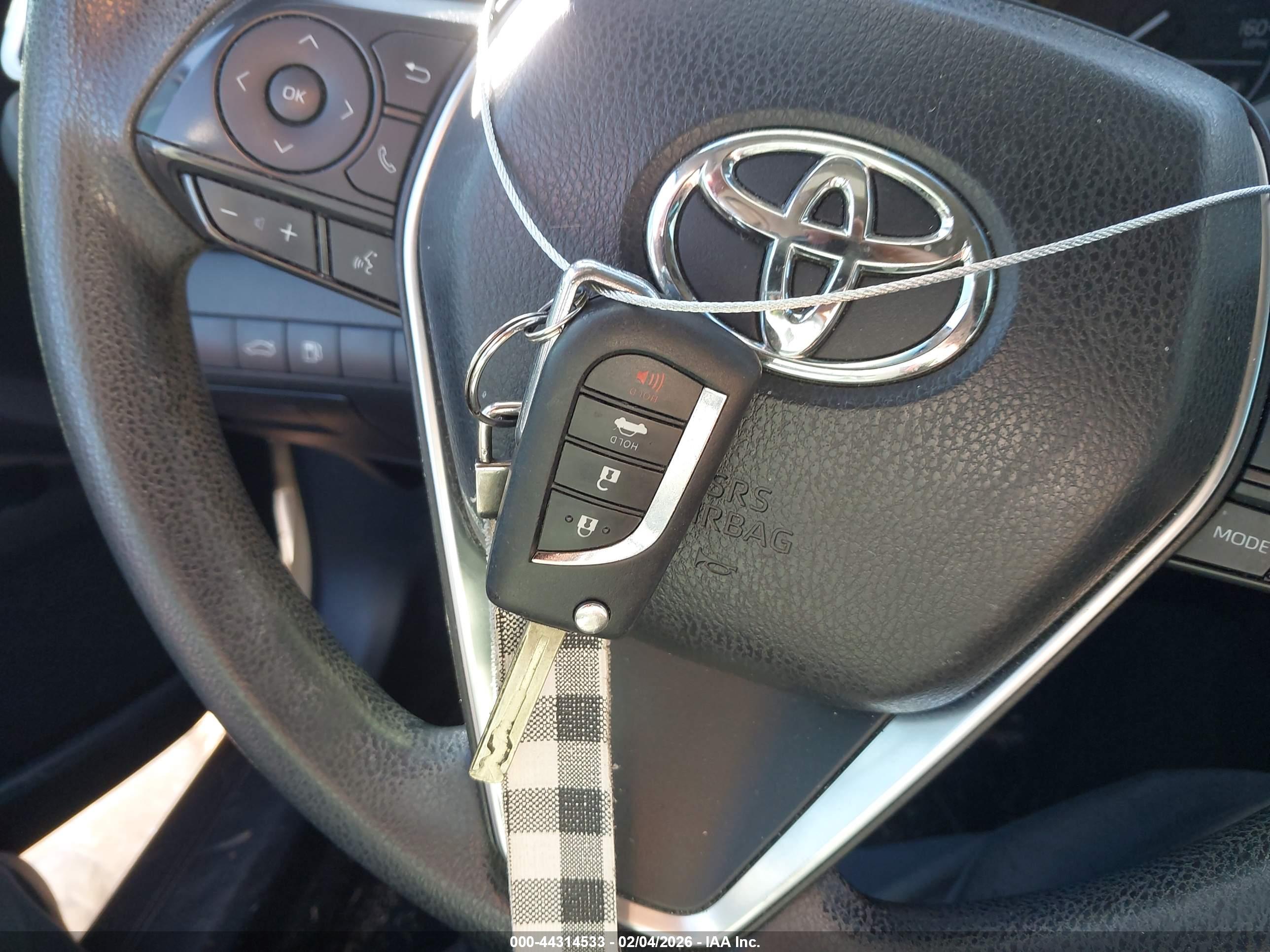 TOYOTA CAMRY image 11