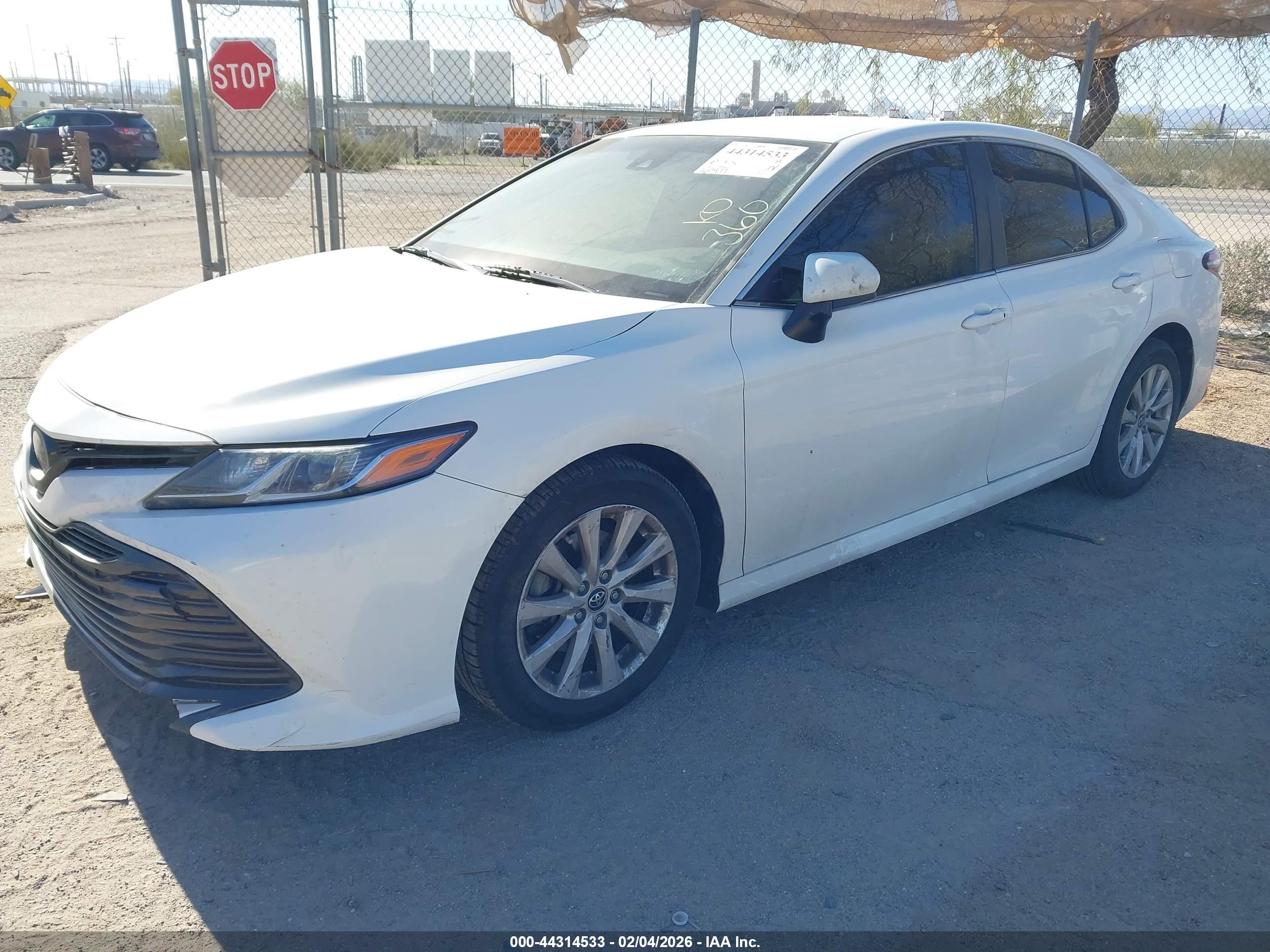 TOYOTA CAMRY image 2