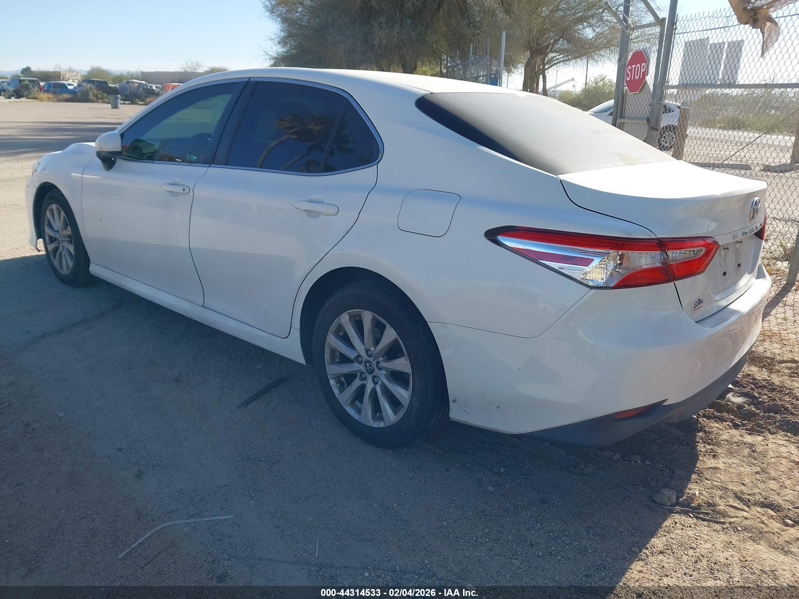 TOYOTA CAMRY image 3