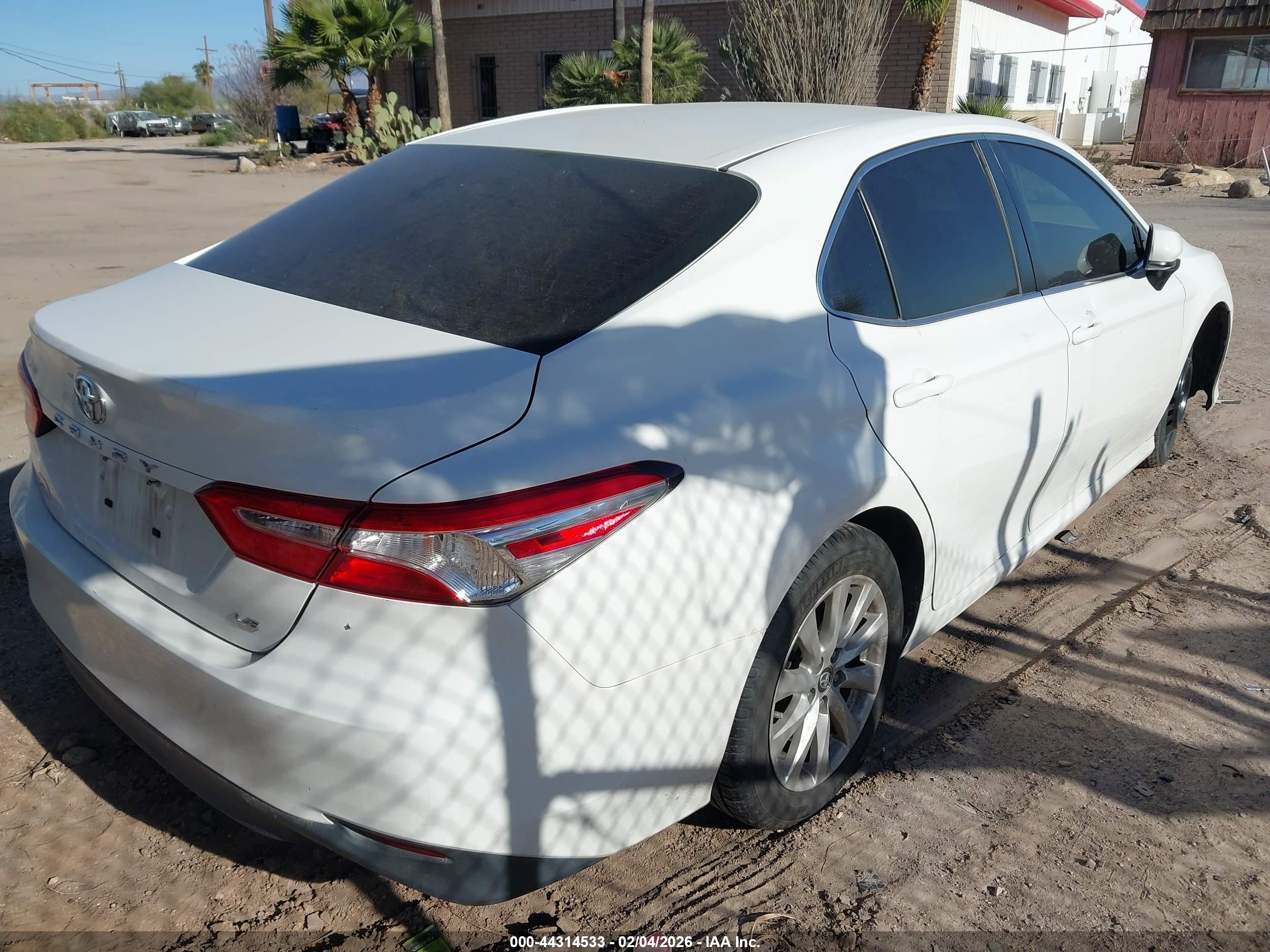TOYOTA CAMRY image 4