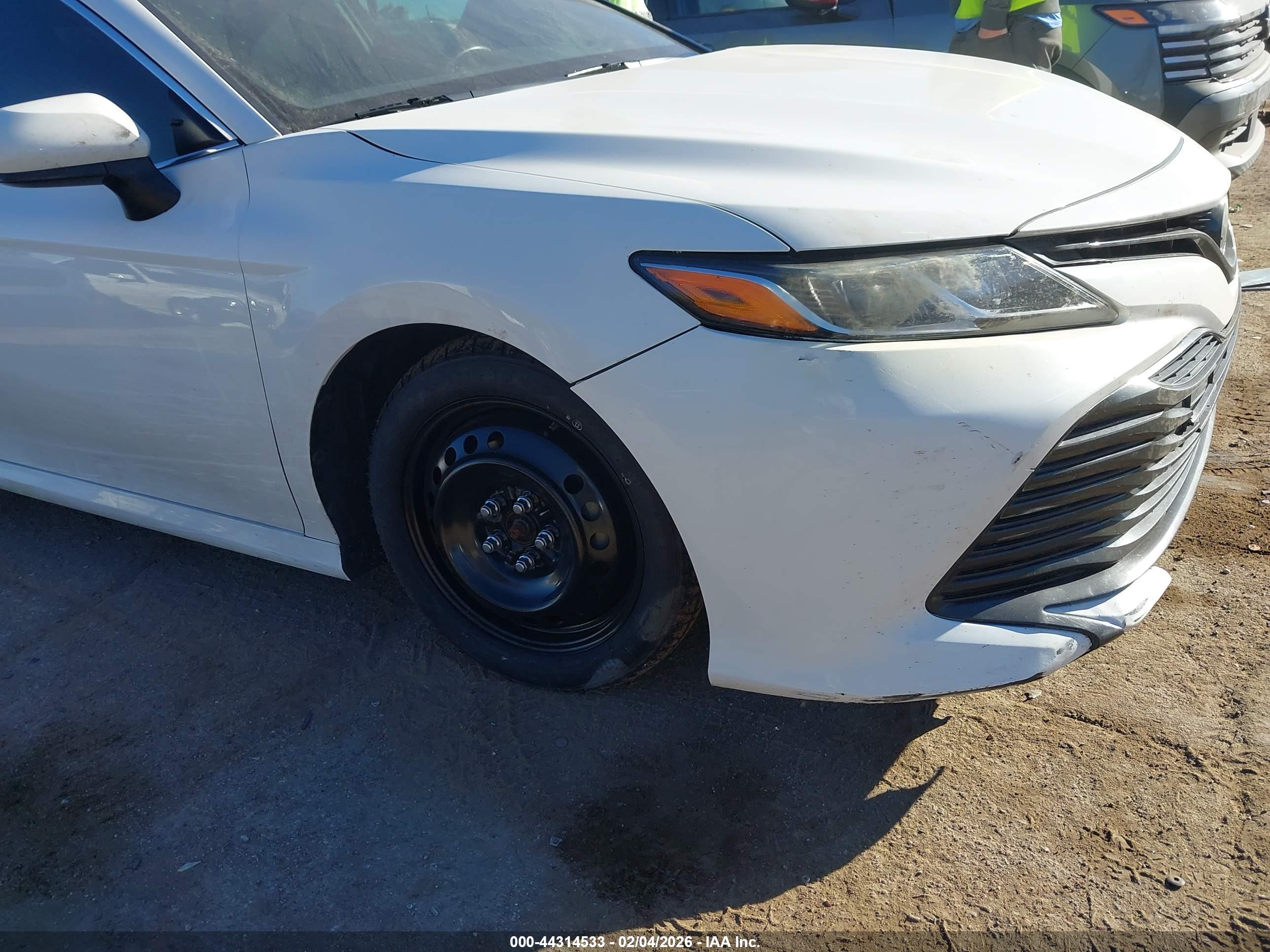TOYOTA CAMRY image 6
