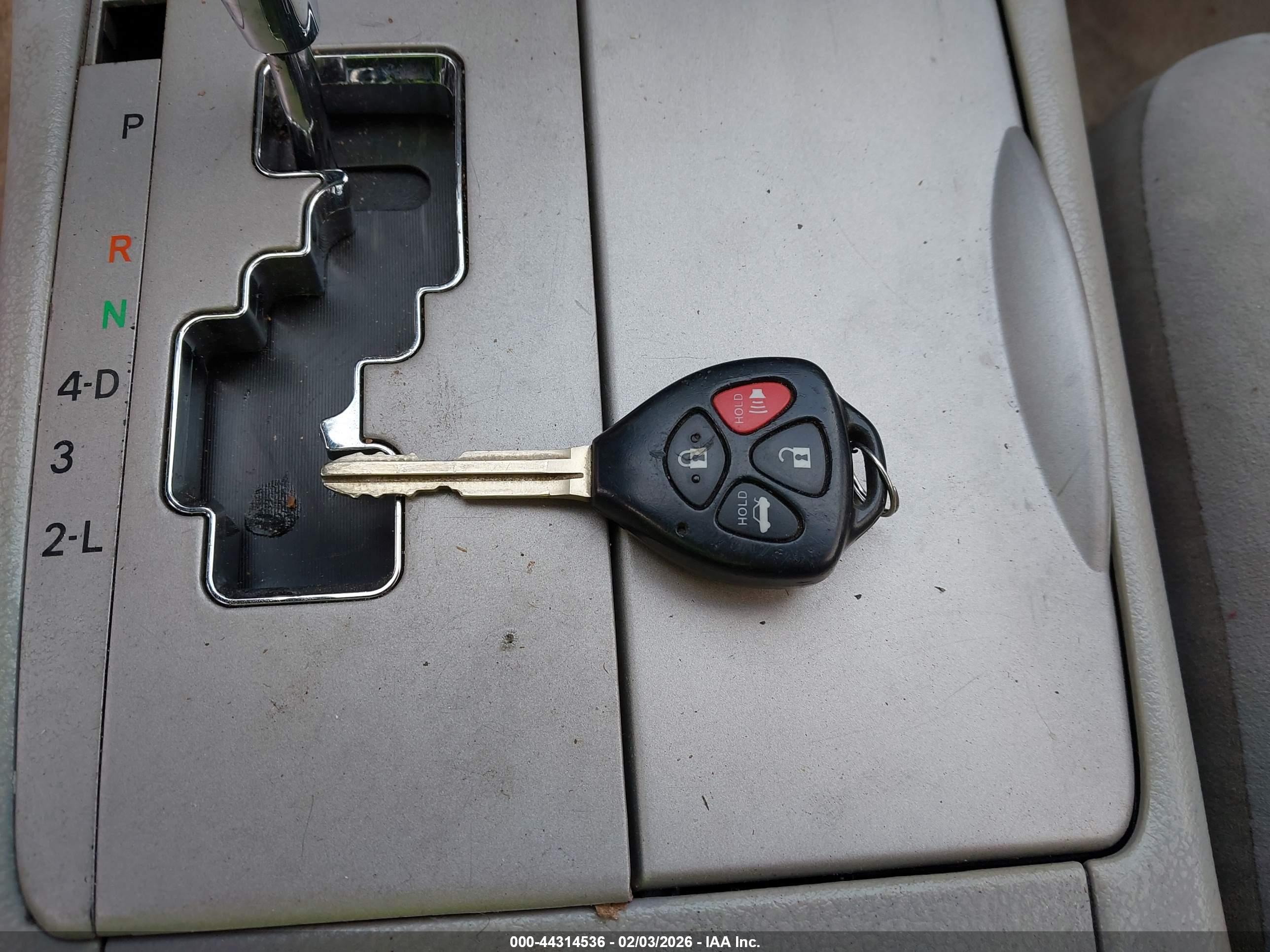 TOYOTA CAMRY image 11