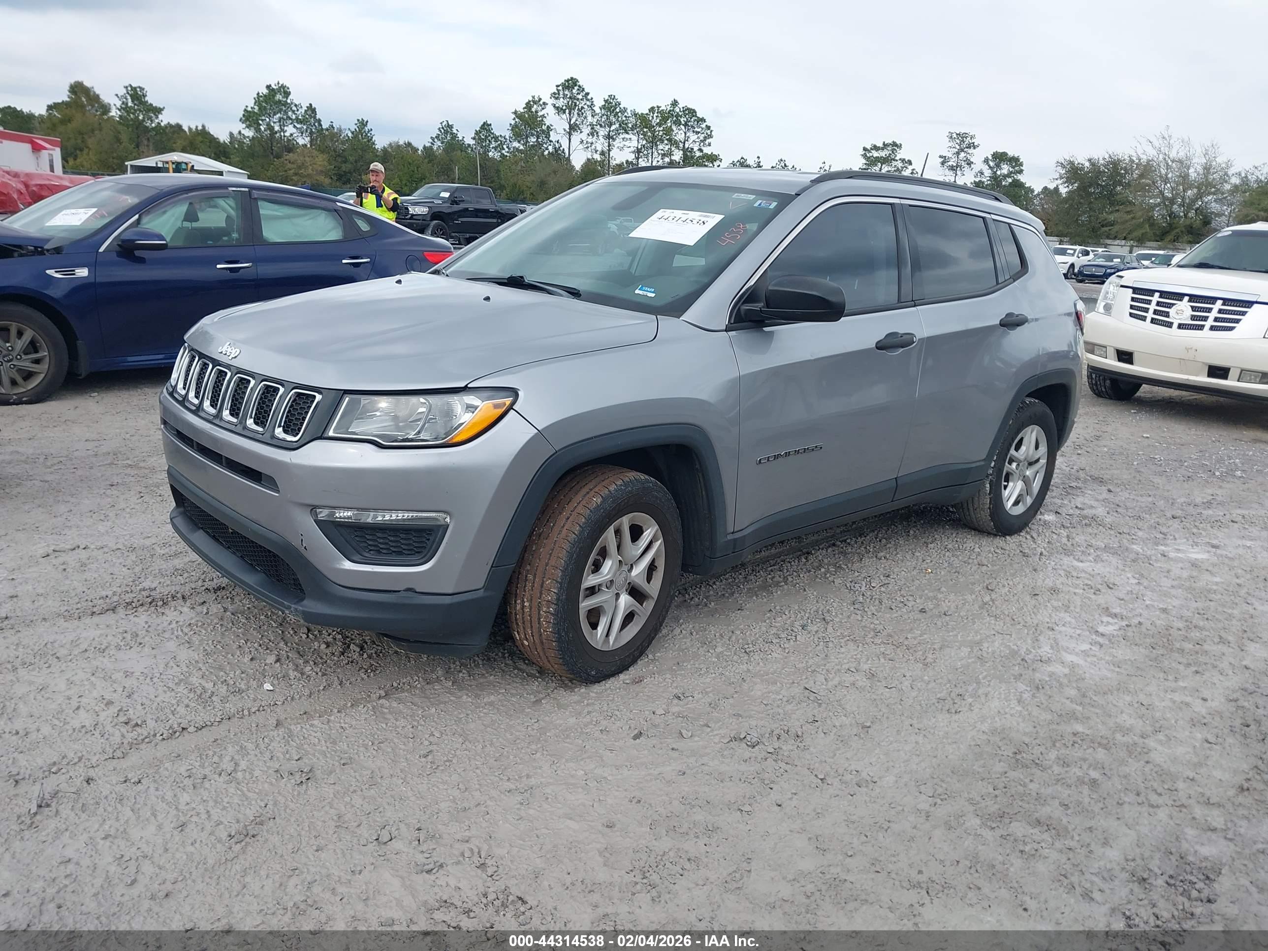 JEEP COMPASS image 2