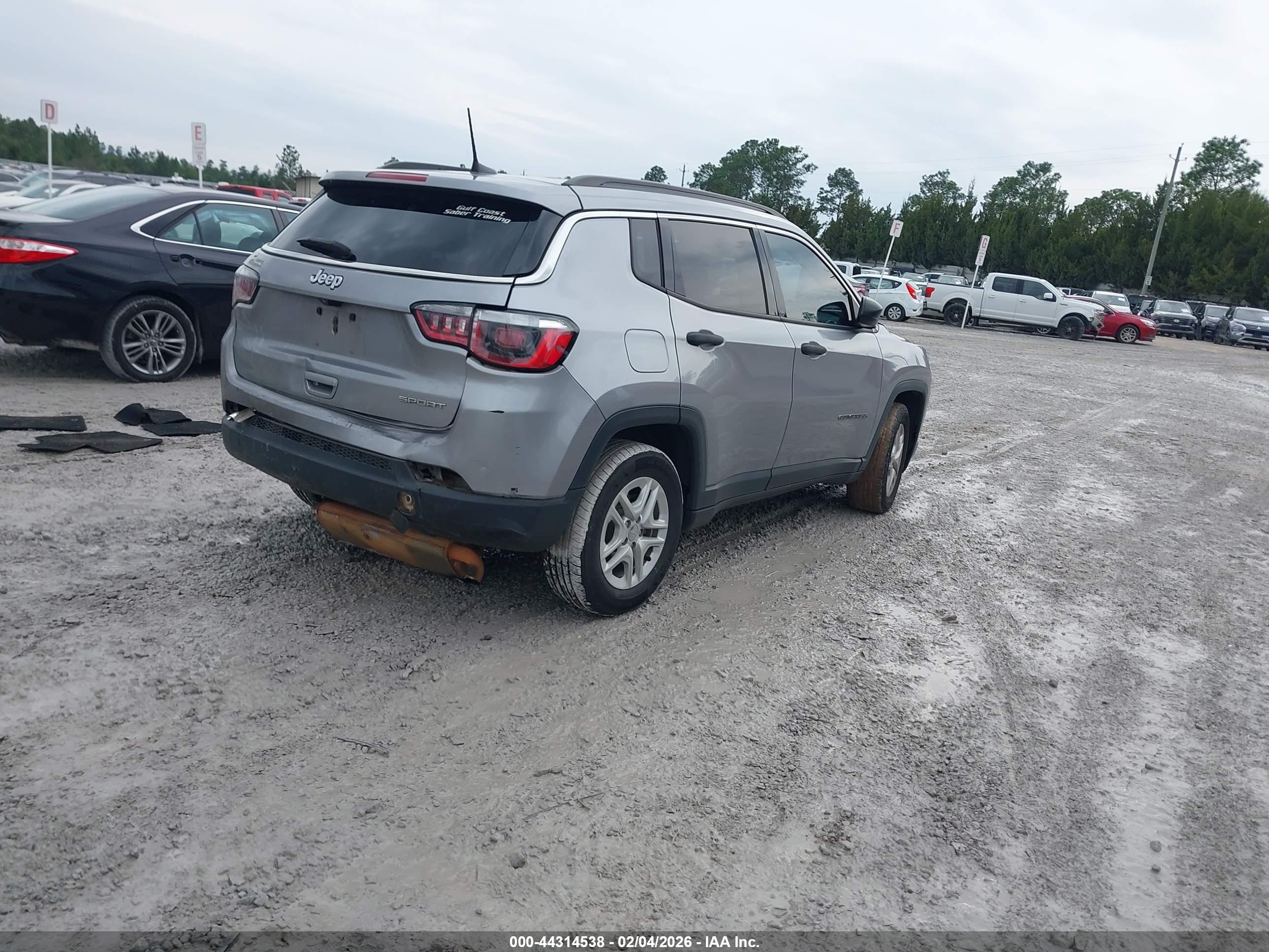 JEEP COMPASS image 4