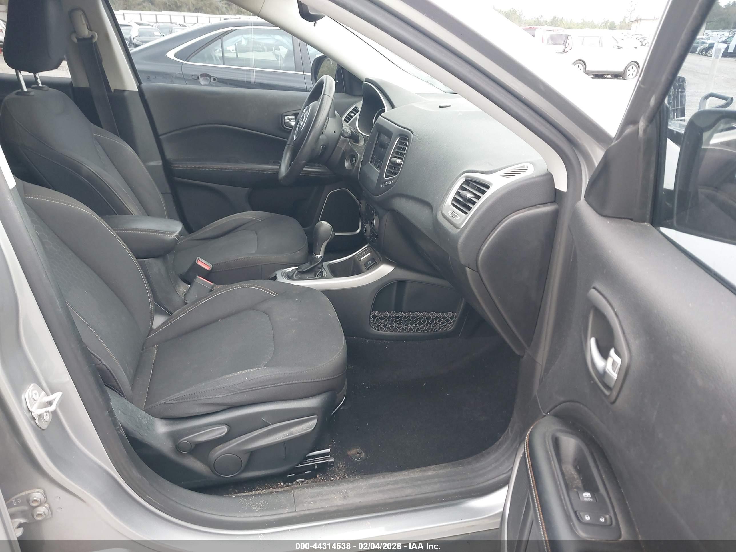 JEEP COMPASS image 5