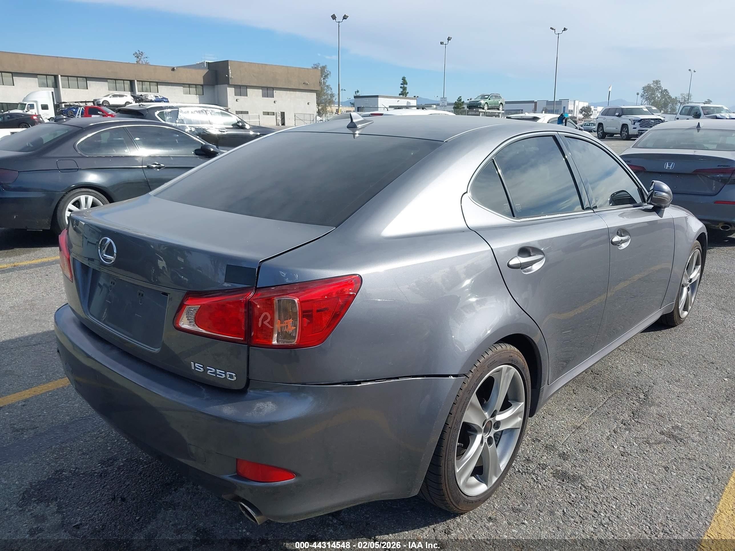 LEXUS IS image 4