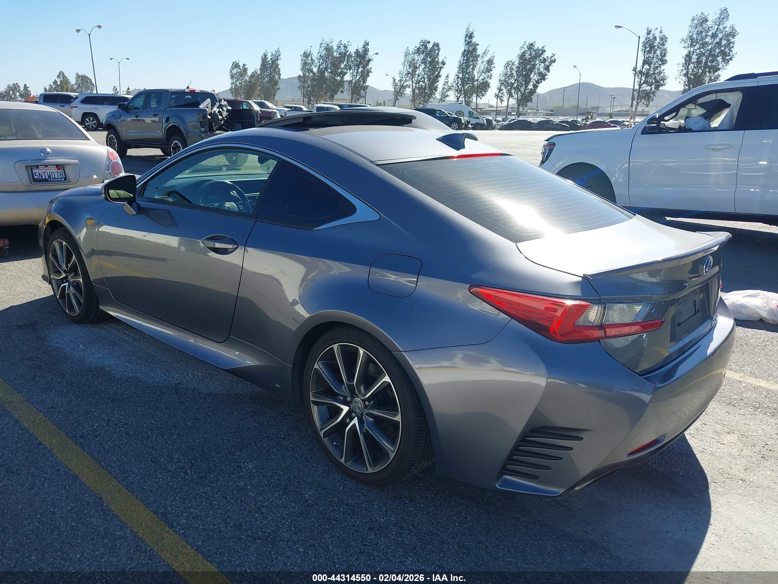 LEXUS RC image 3