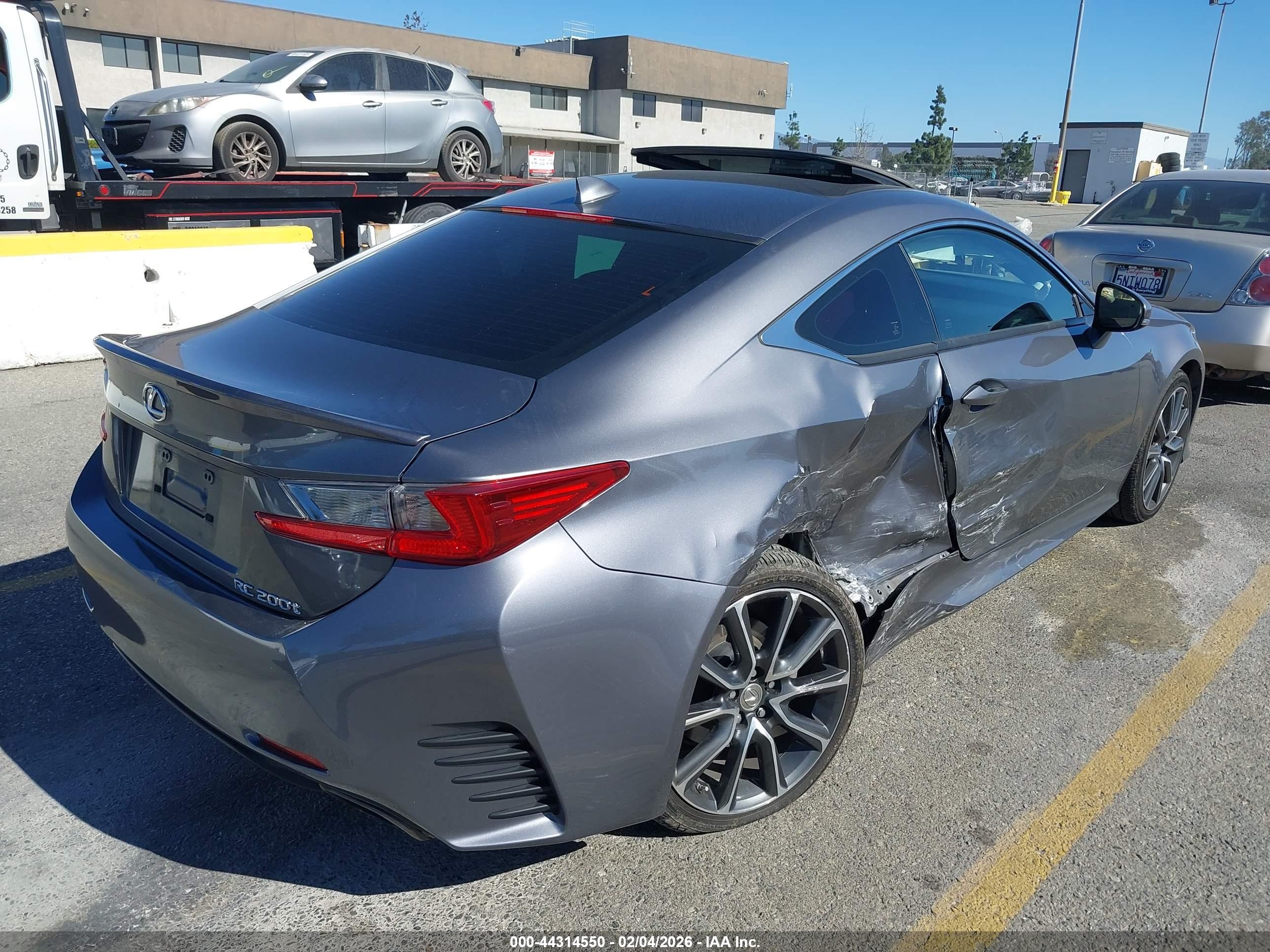 LEXUS RC image 4