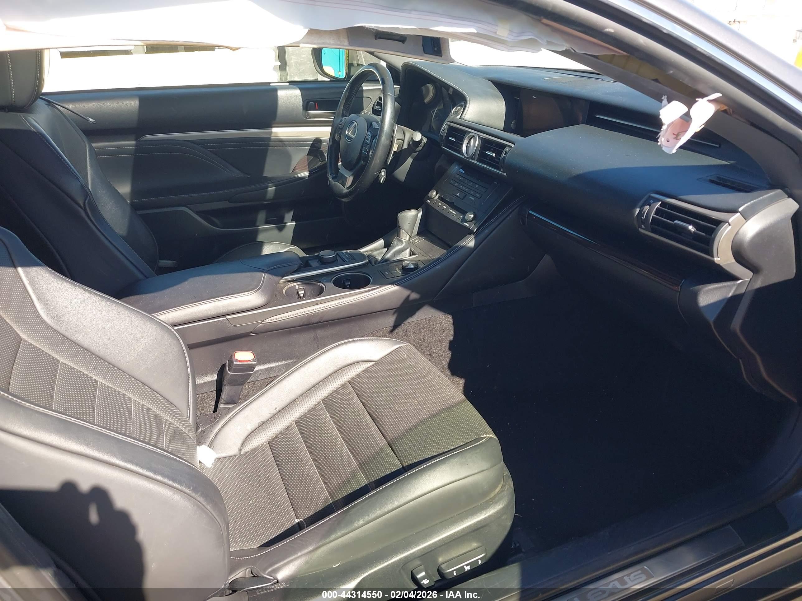 LEXUS RC image 5