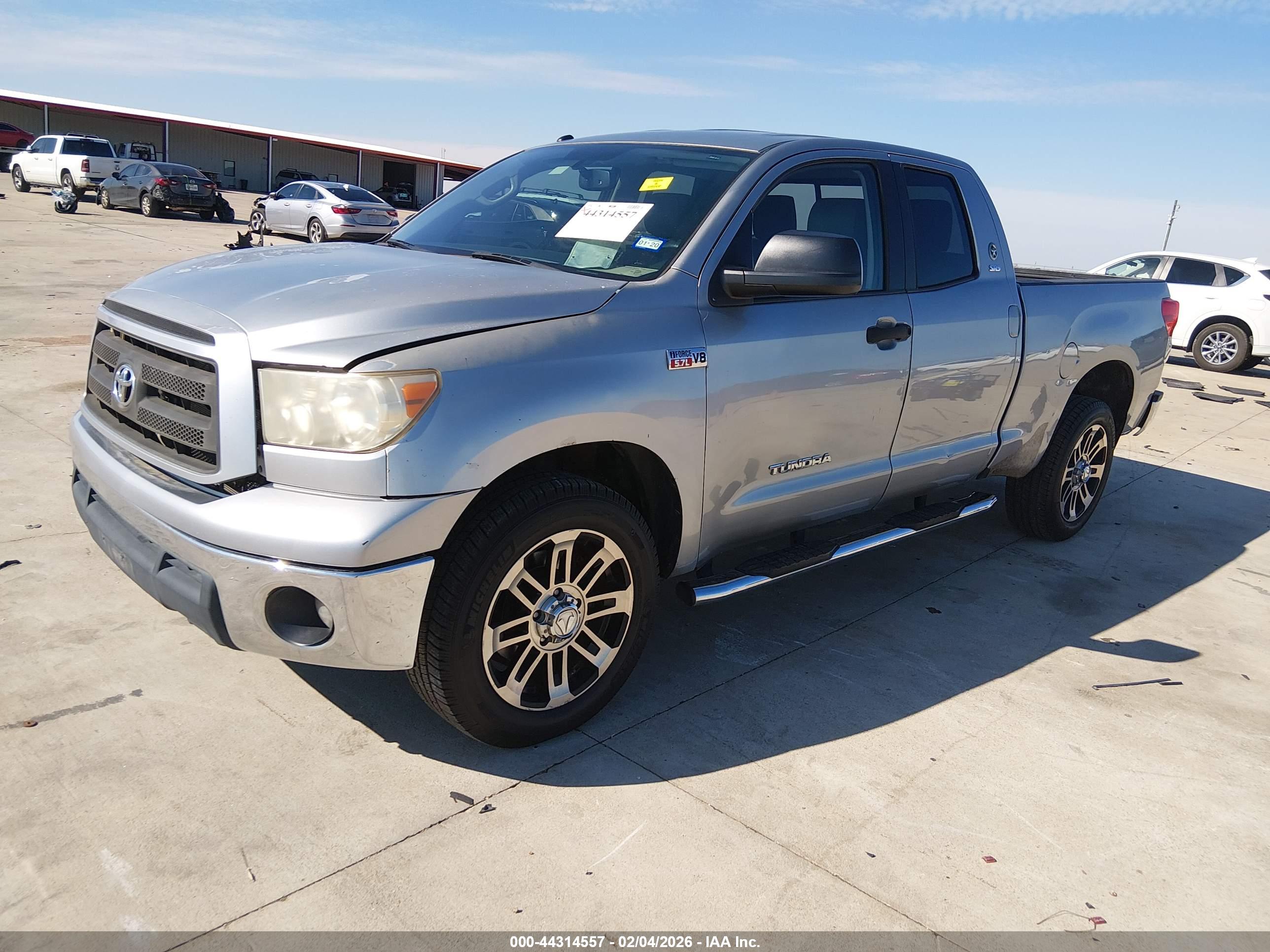 TOYOTA TUNDRA image 2