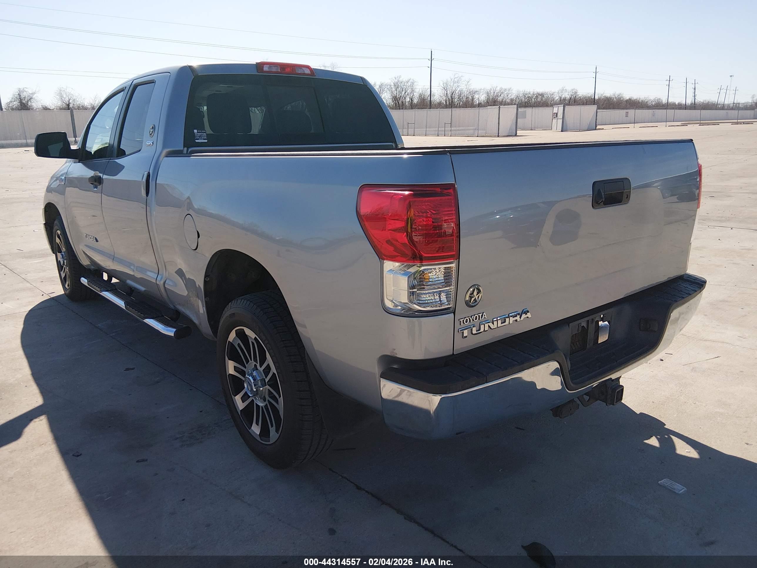 TOYOTA TUNDRA image 3