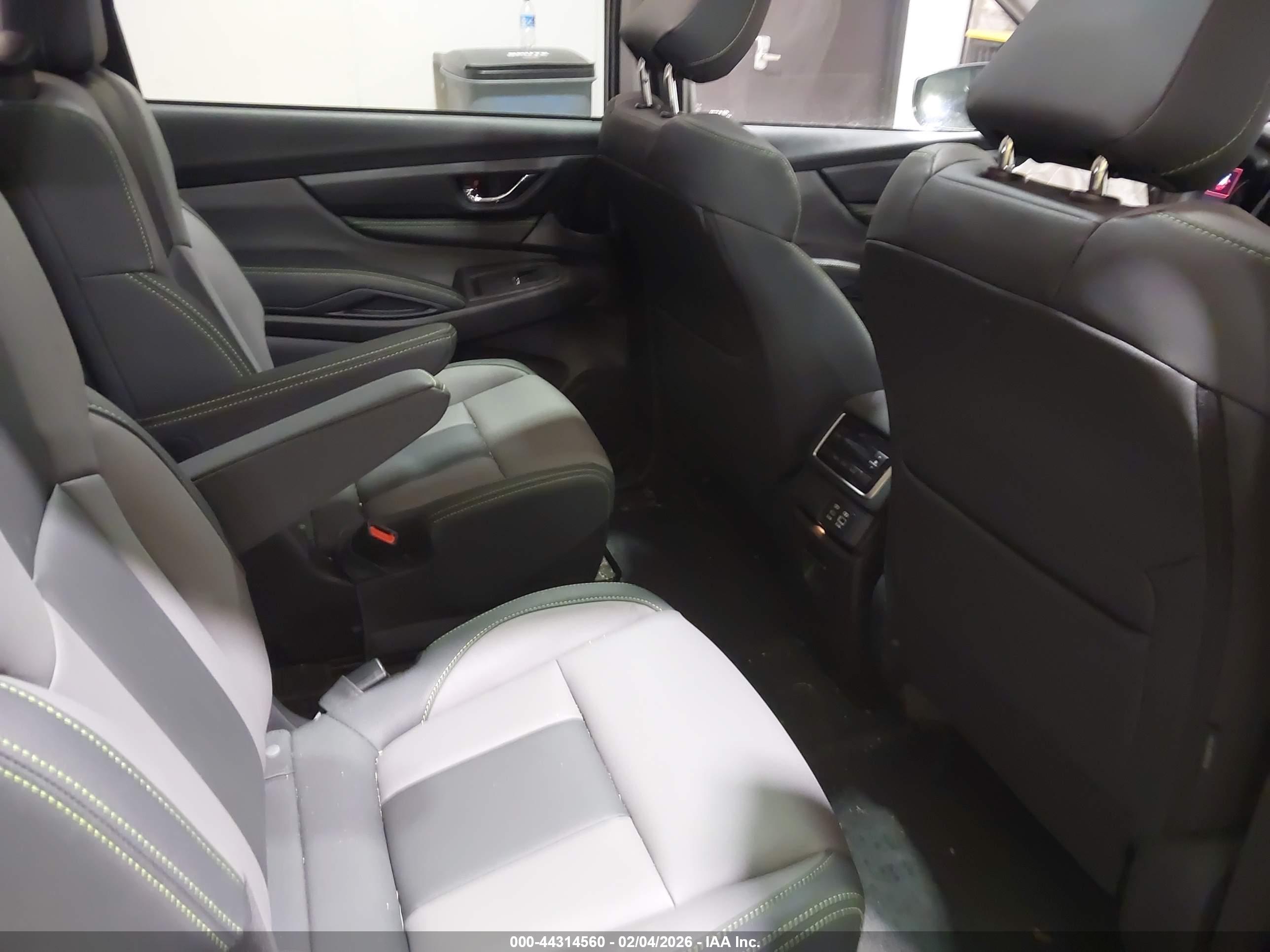 SUBARU ASCENT image 8