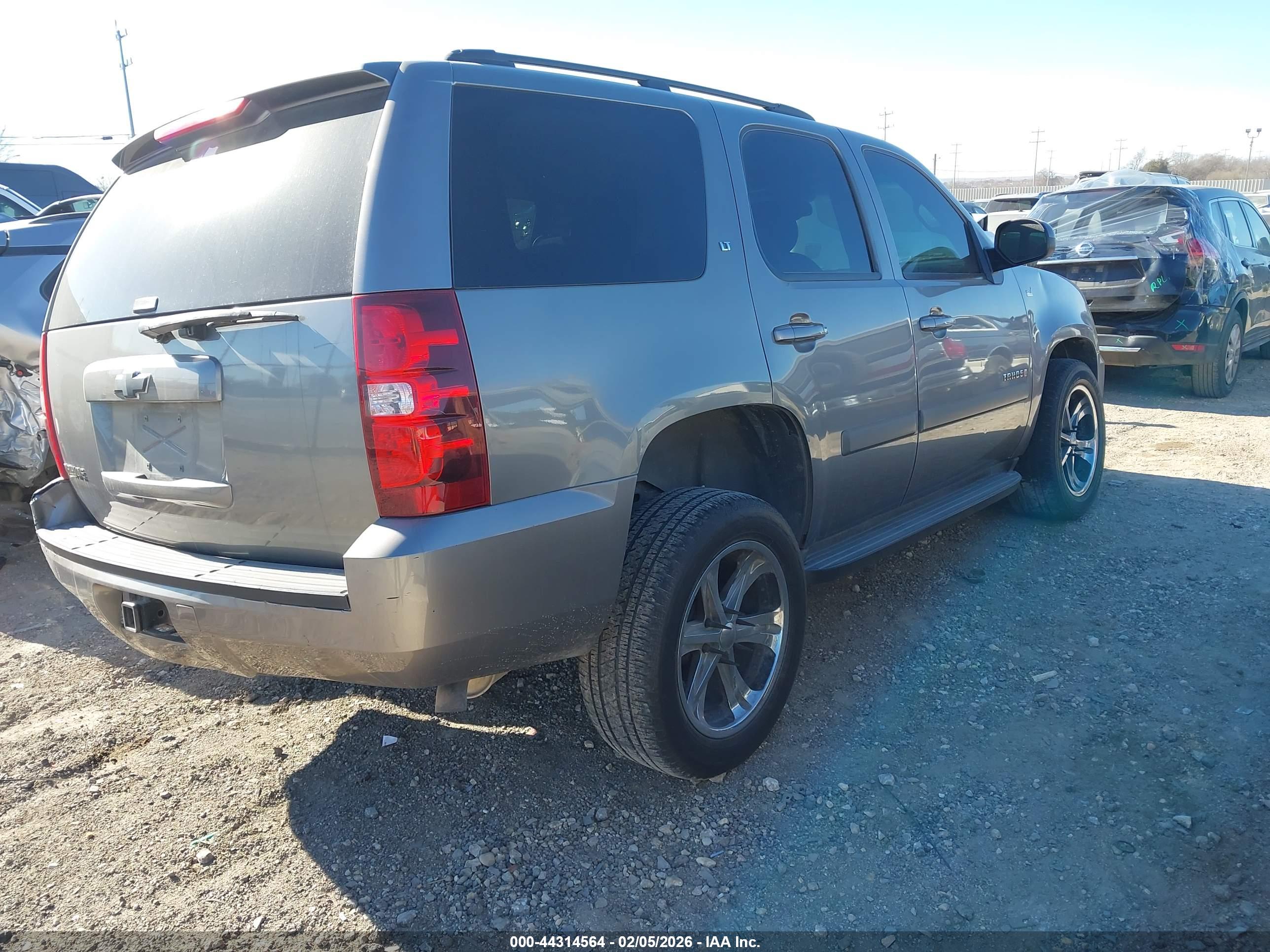 CHEVROLET TAHOE image 4