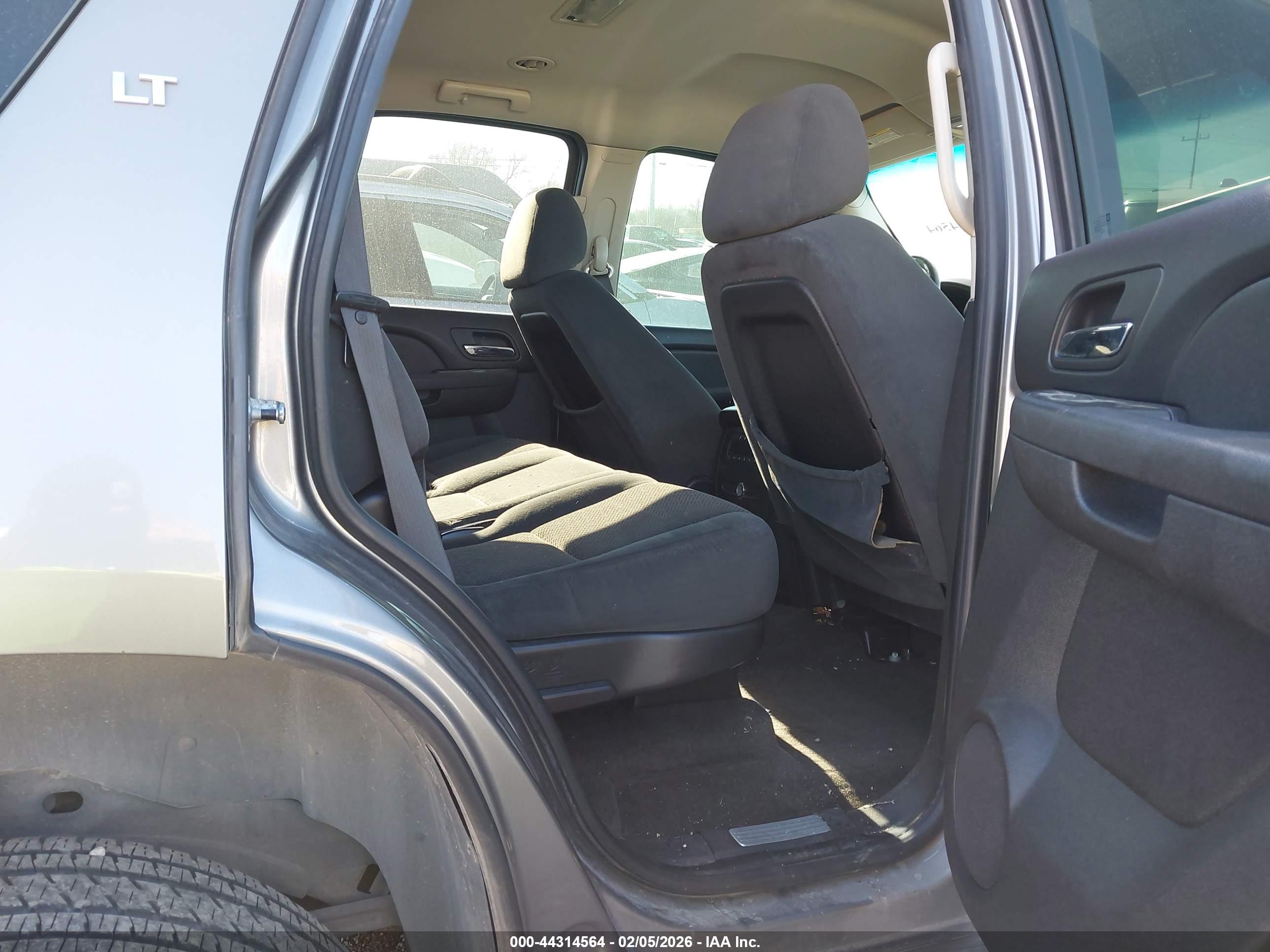 CHEVROLET TAHOE image 8
