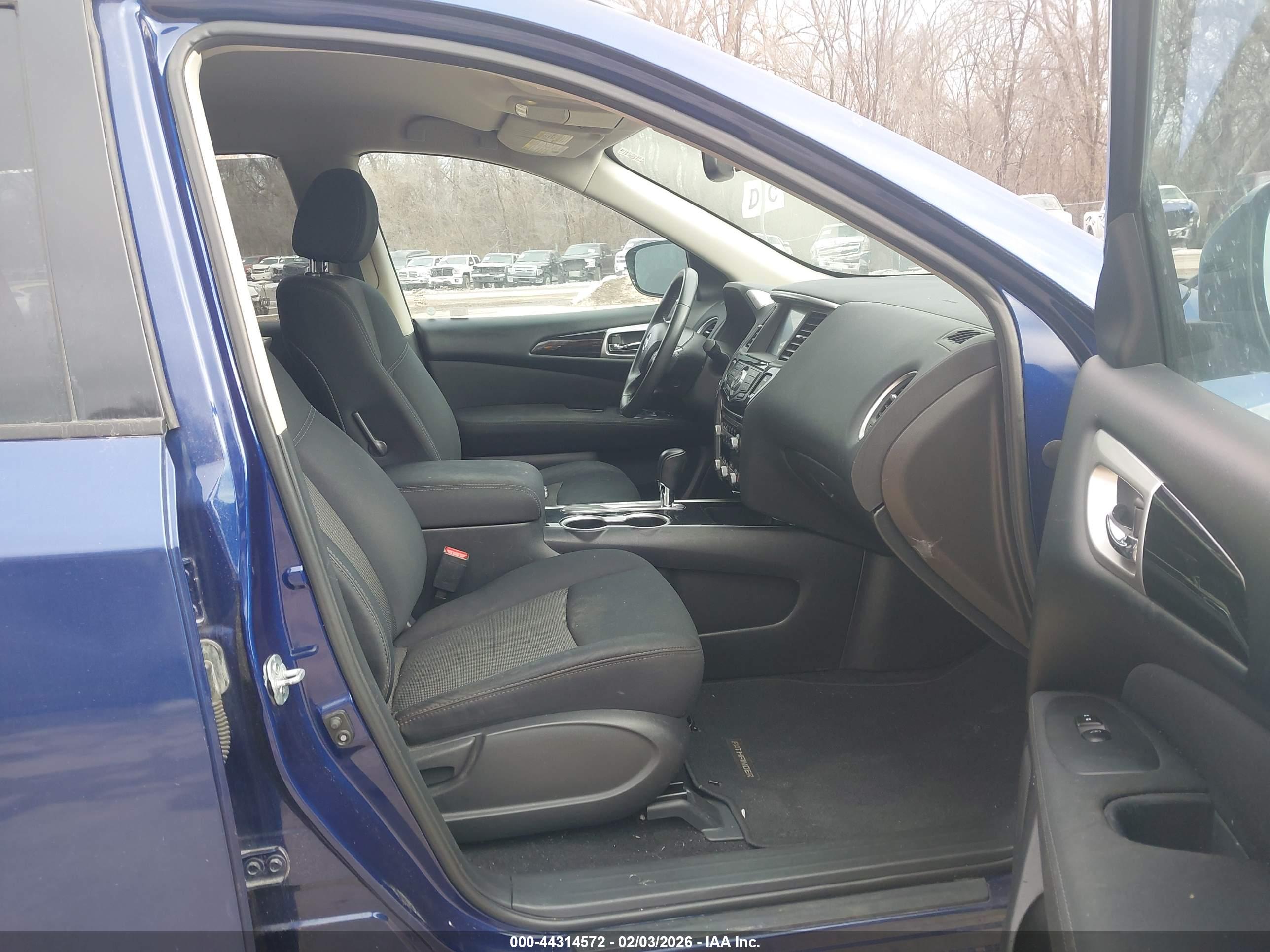 NISSAN PATHFINDER image 5