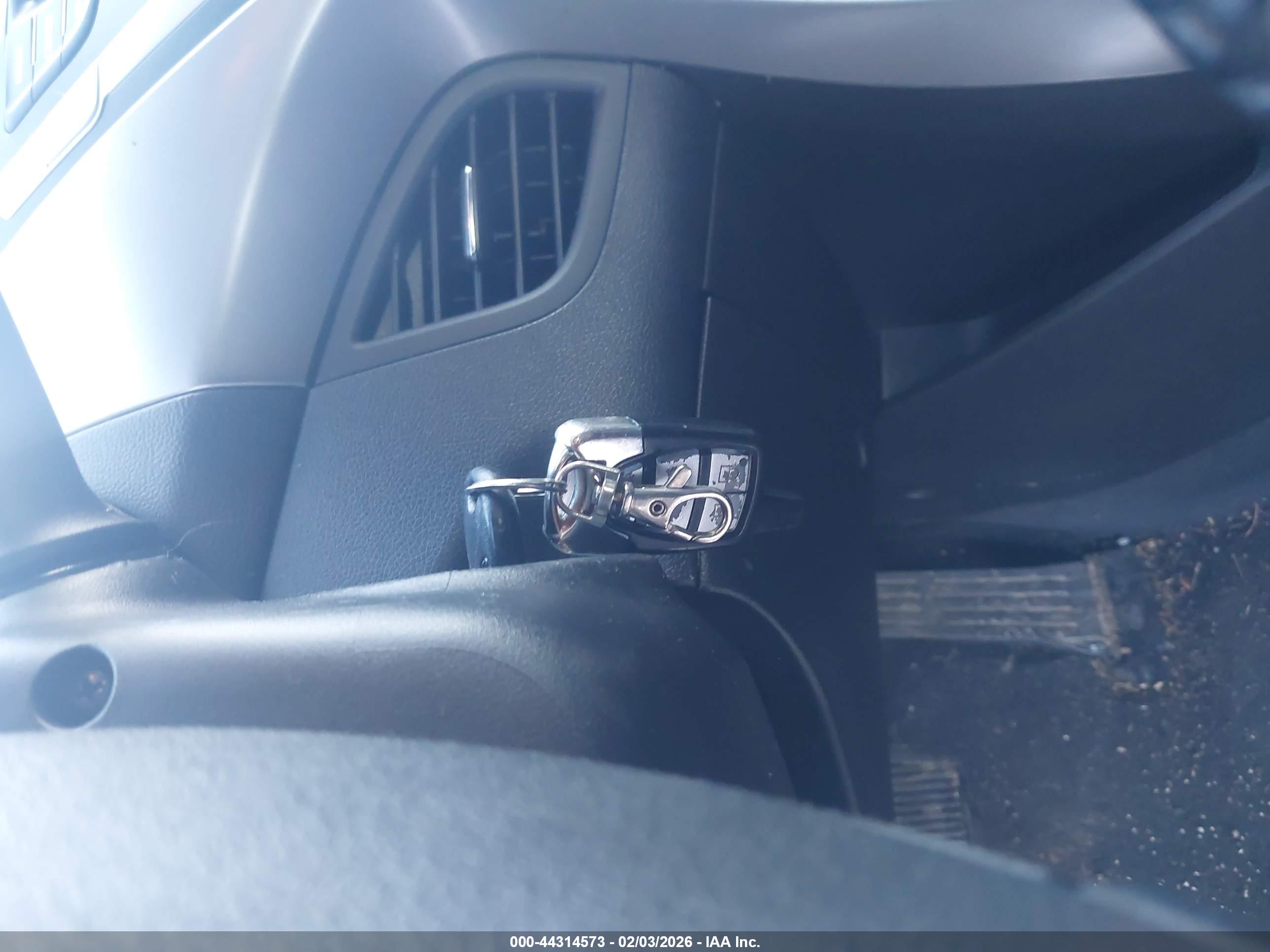 HYUNDAI ELANTRA image 11