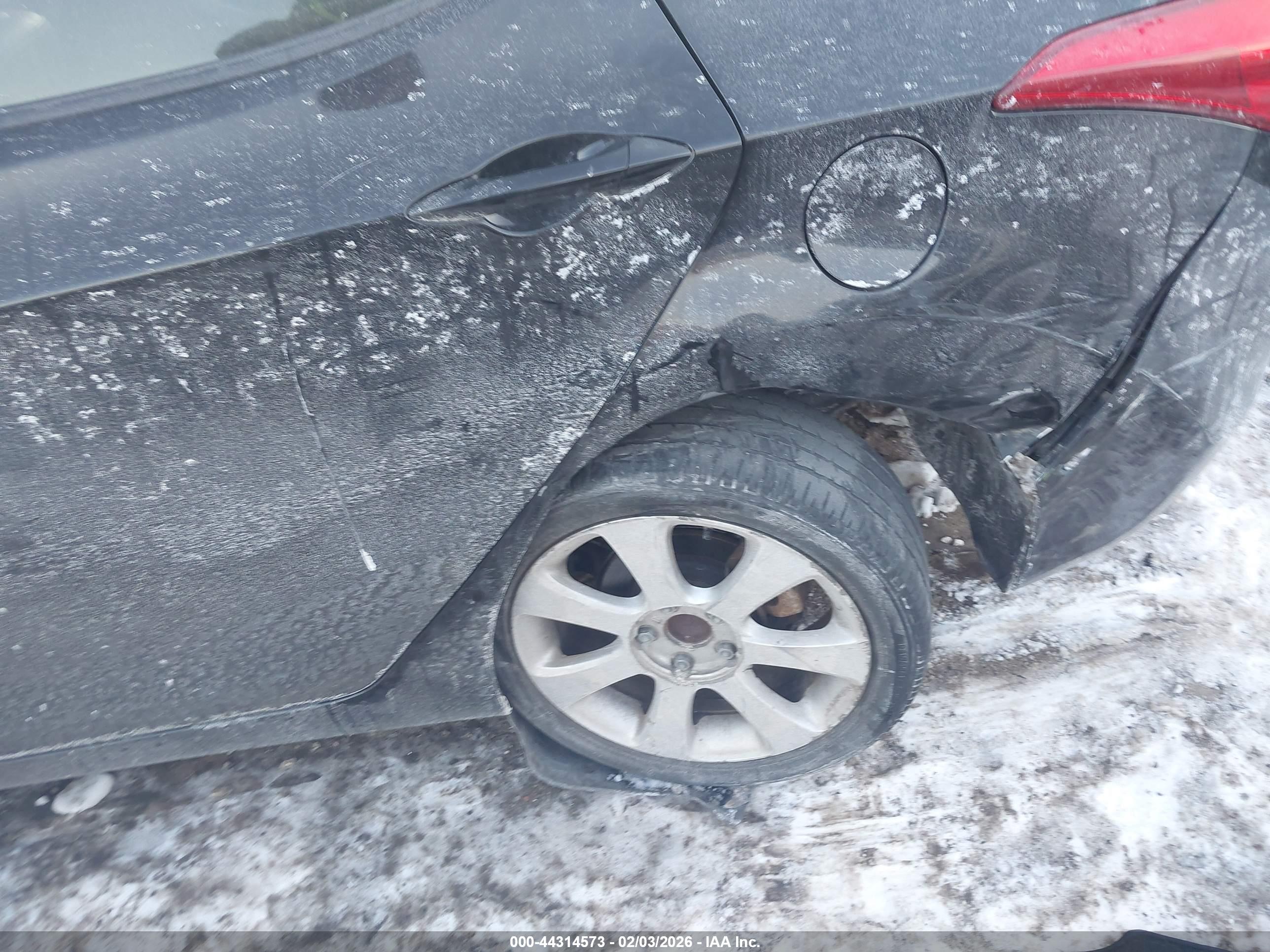 HYUNDAI ELANTRA image 6