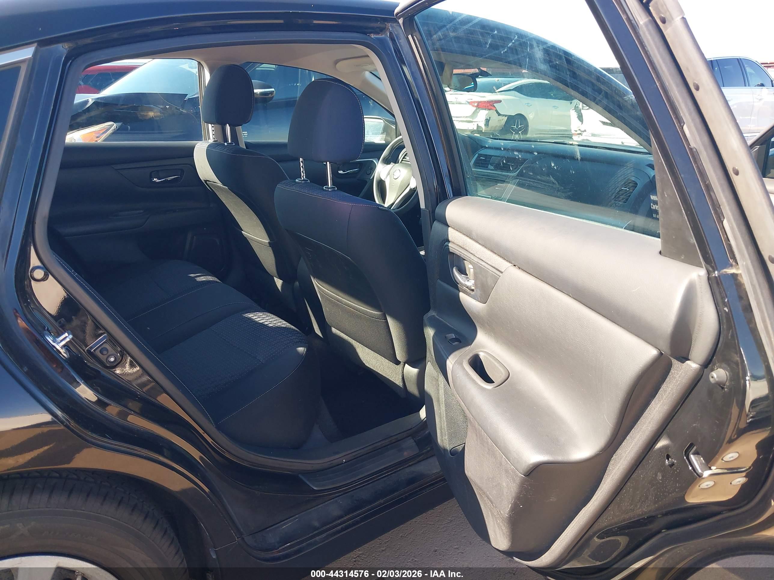 NISSAN ALTIMA image 8