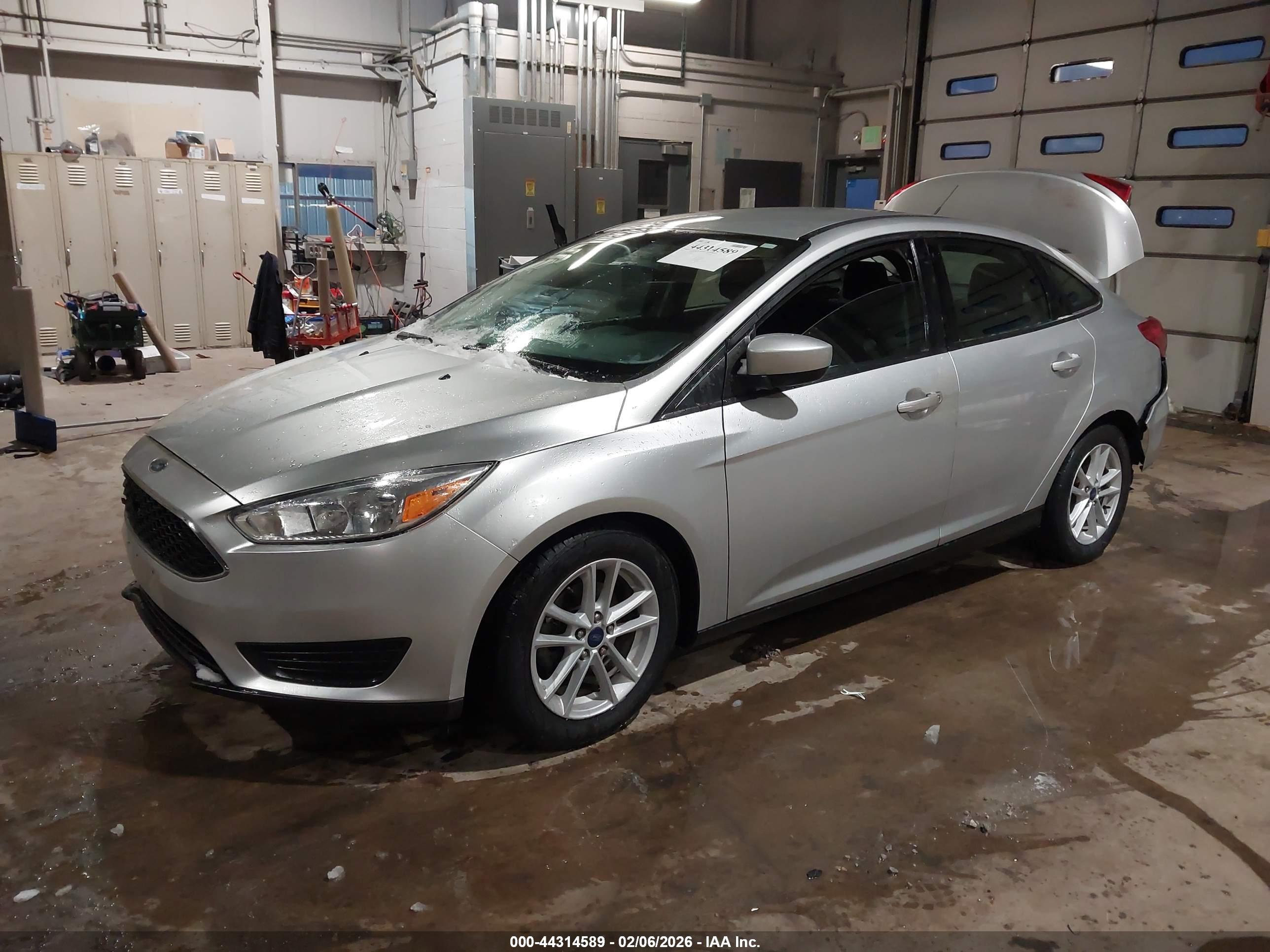 FORD FOCUS image 2