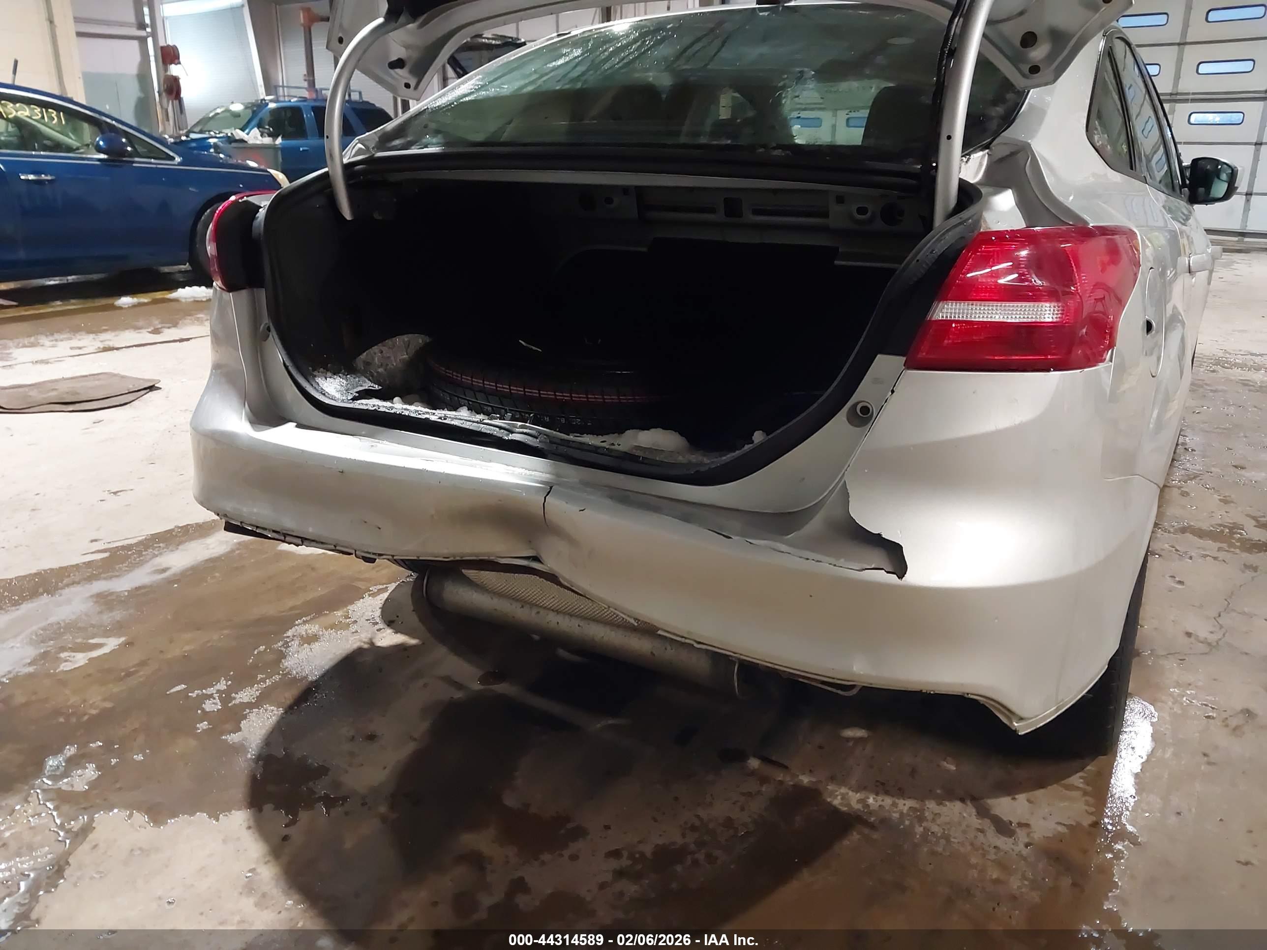 FORD FOCUS image 6