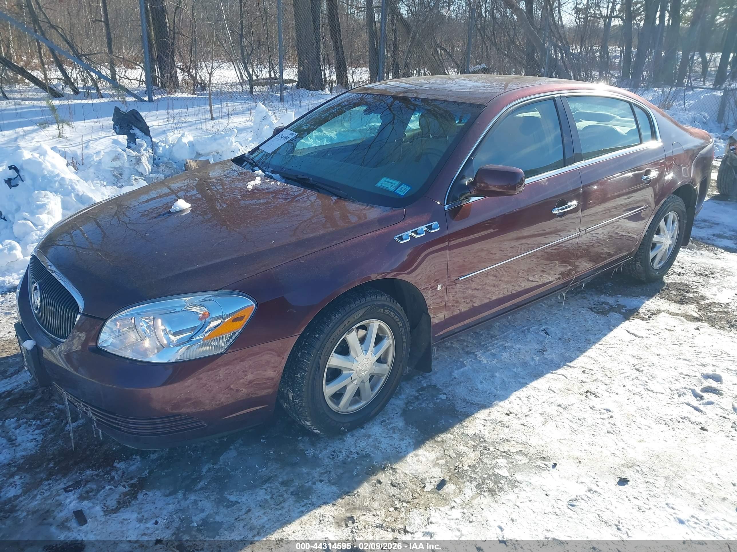 BUICK LUCERNE image 2