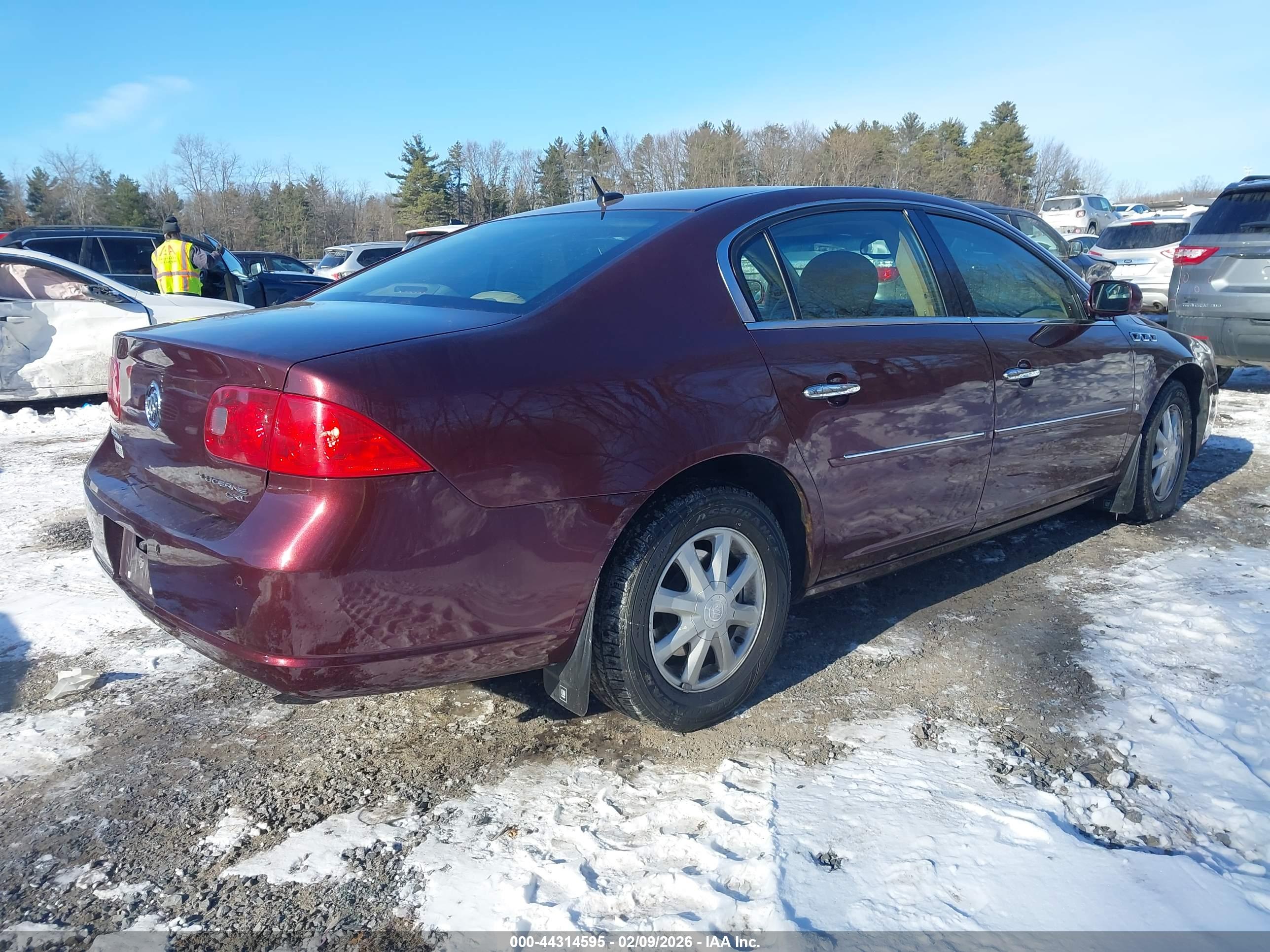 BUICK LUCERNE image 4
