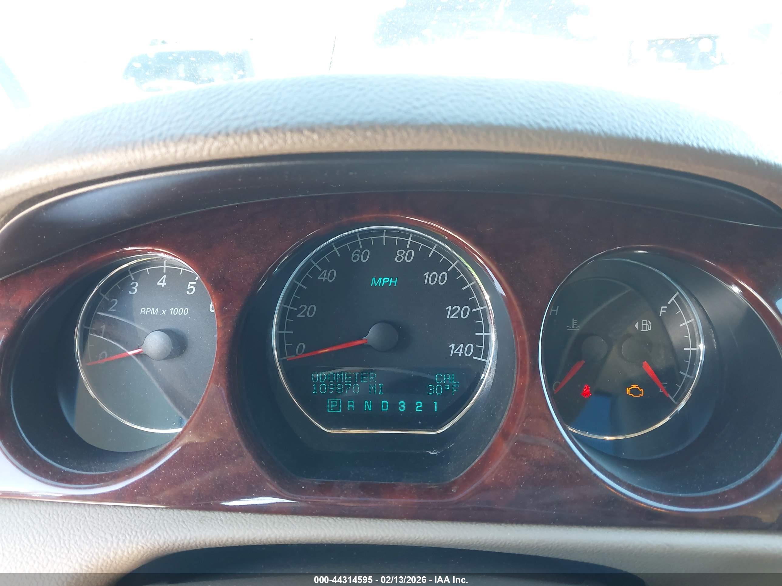 BUICK LUCERNE image 7