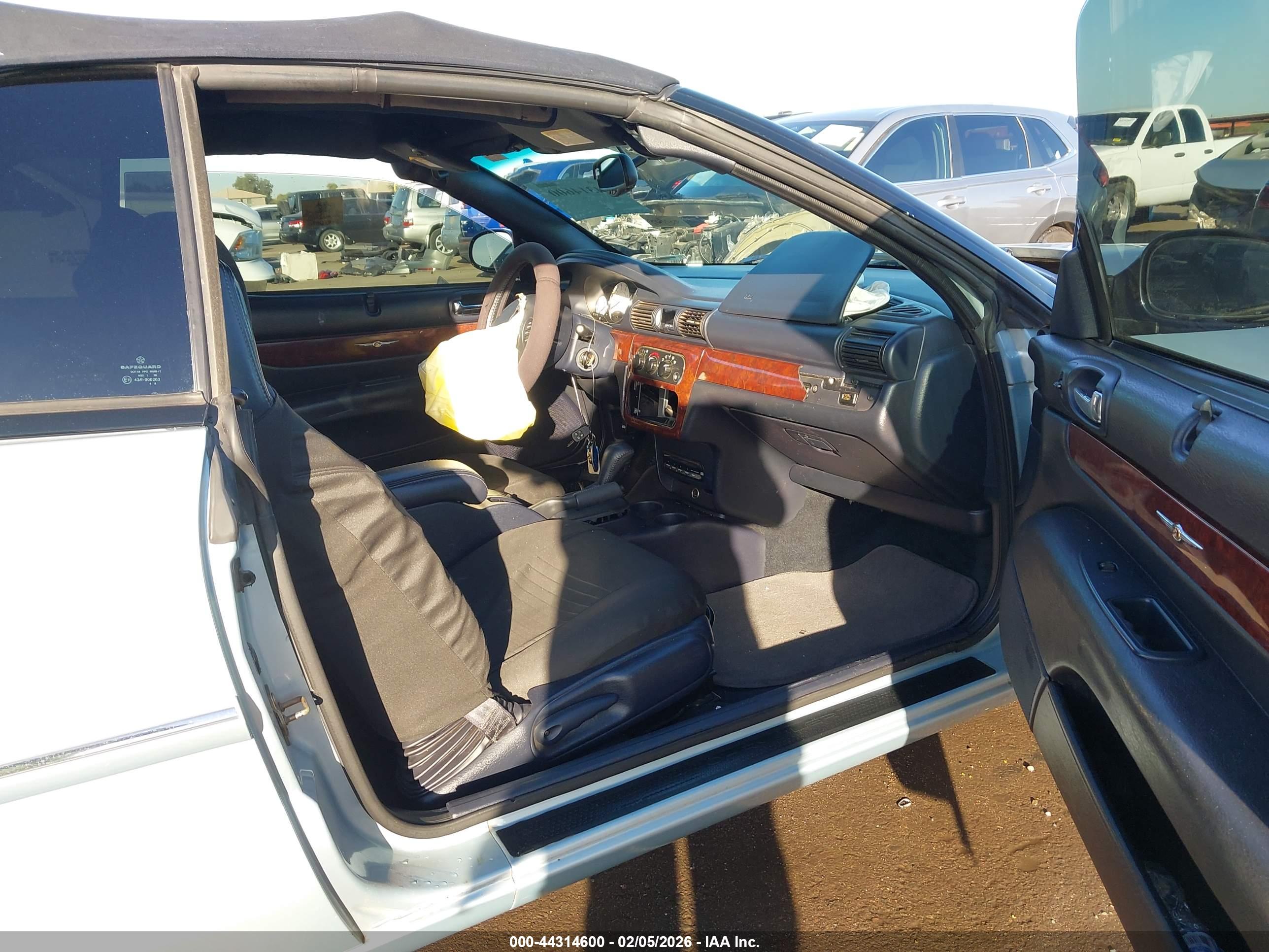 CHRYSLER SEBRING image 5