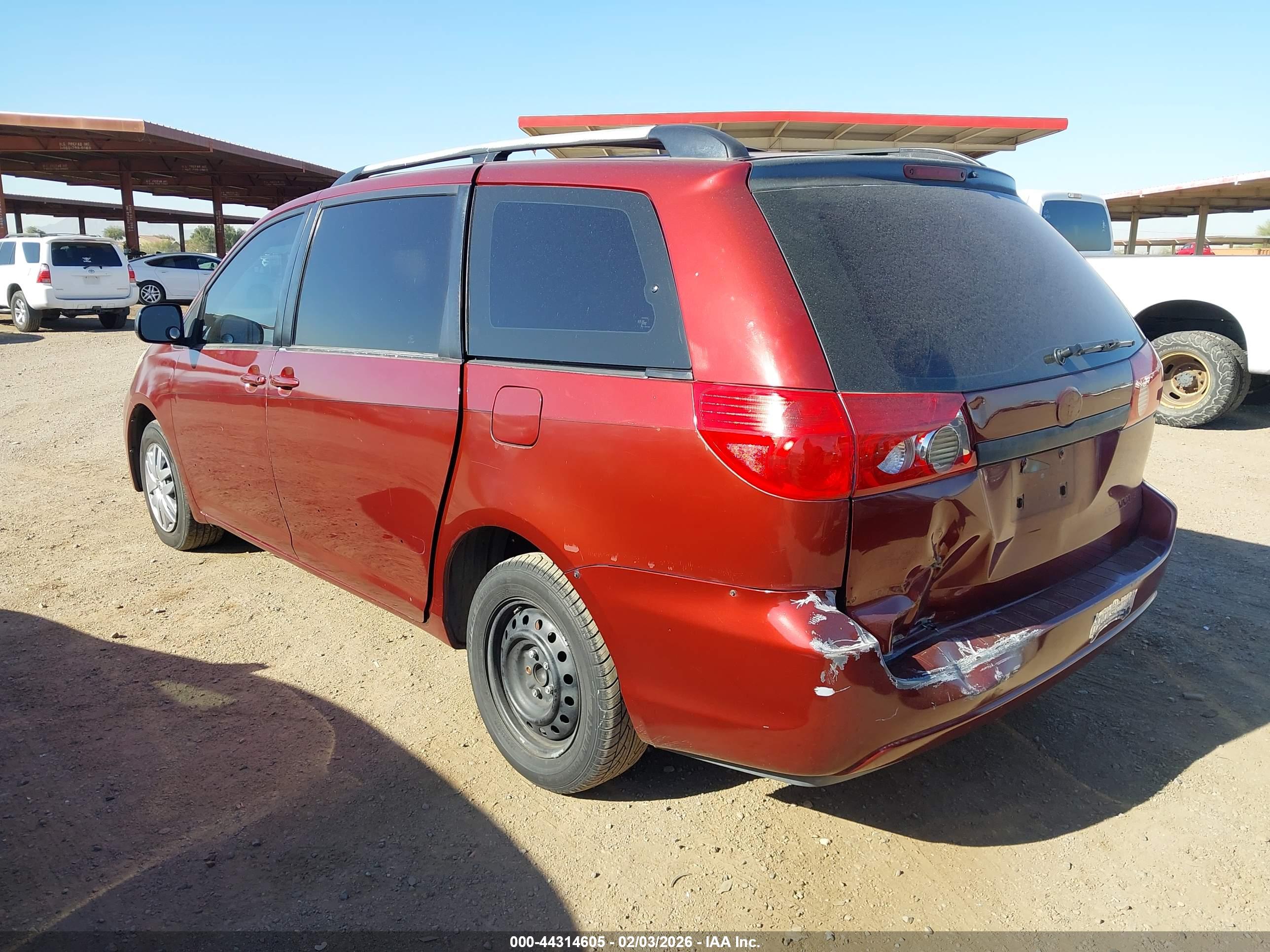 TOYOTA SIENNA image 3