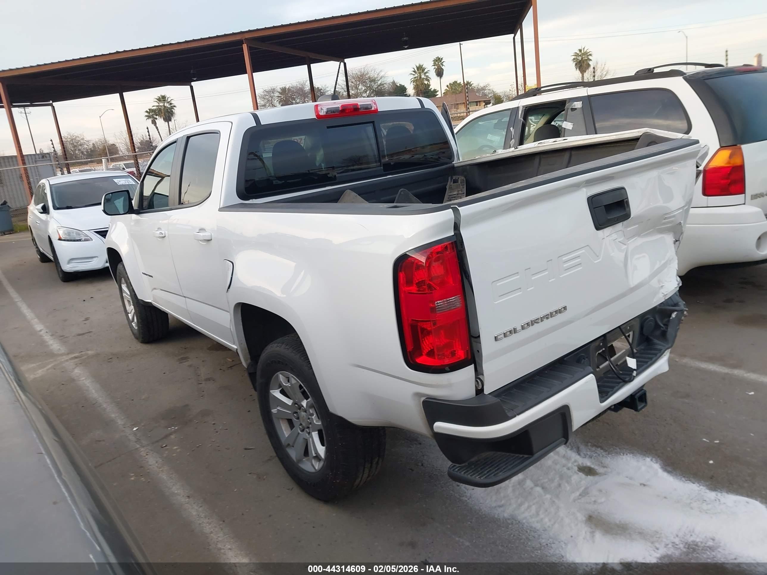 CHEVROLET COLORADO image 3