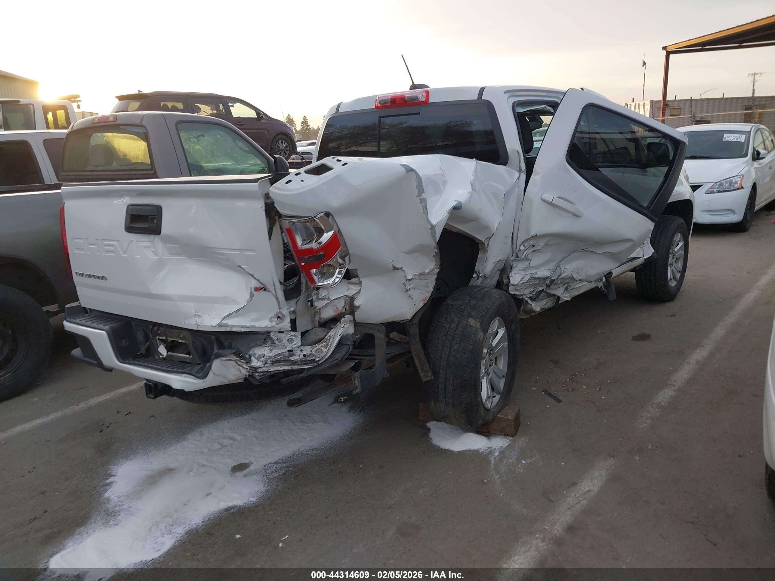 CHEVROLET COLORADO image 4