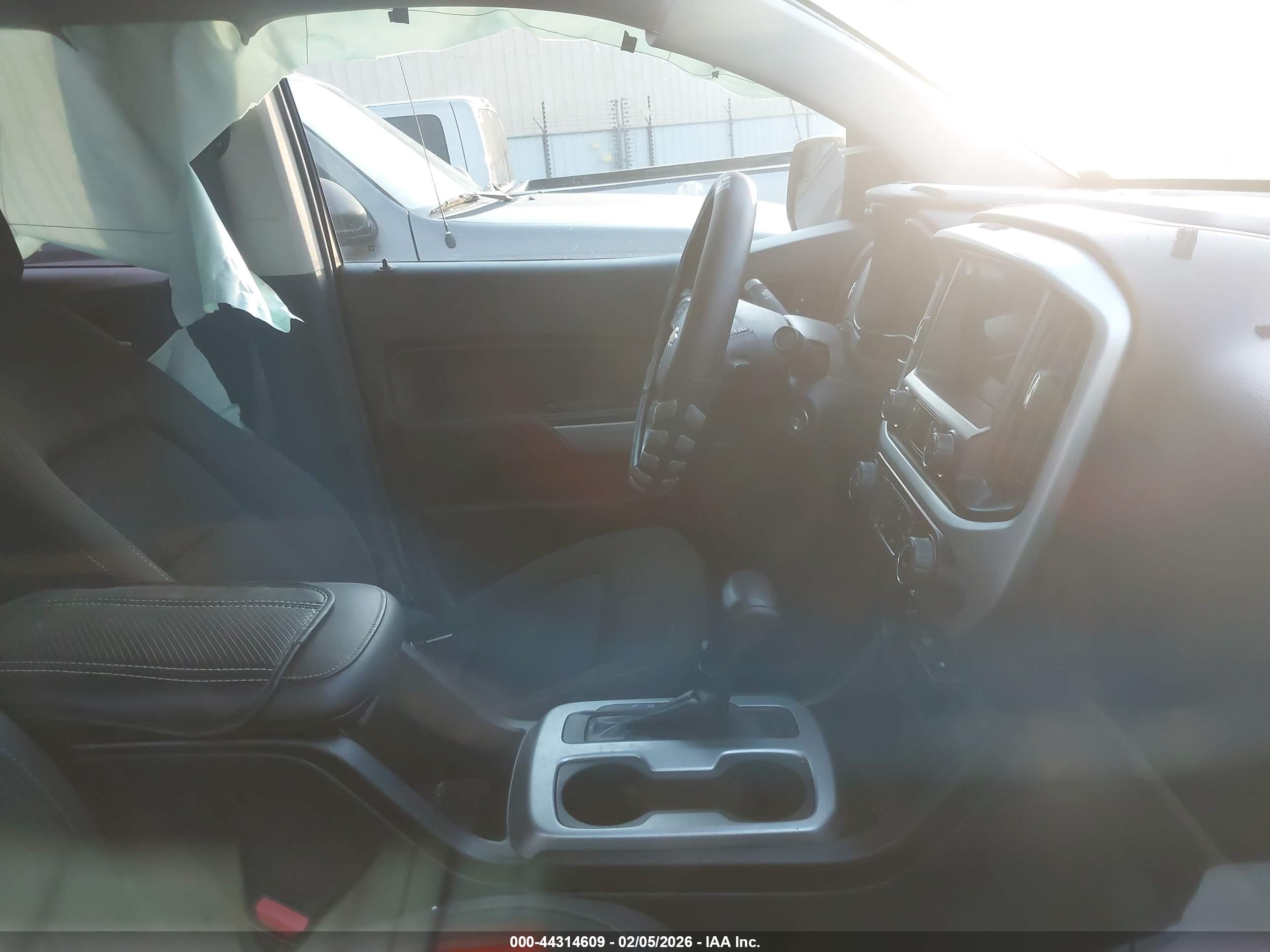 CHEVROLET COLORADO image 5