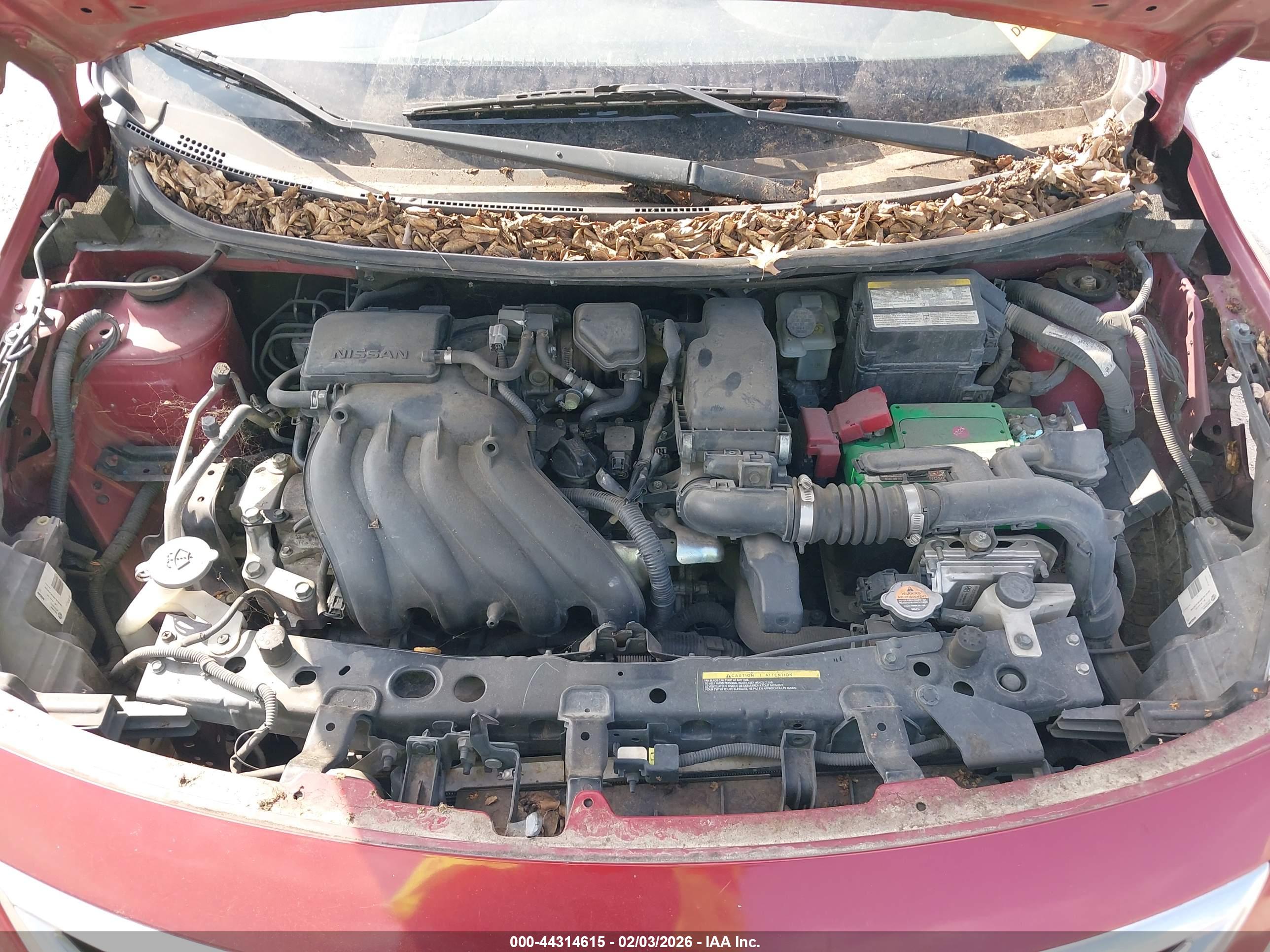 NISSAN VERSA image 10