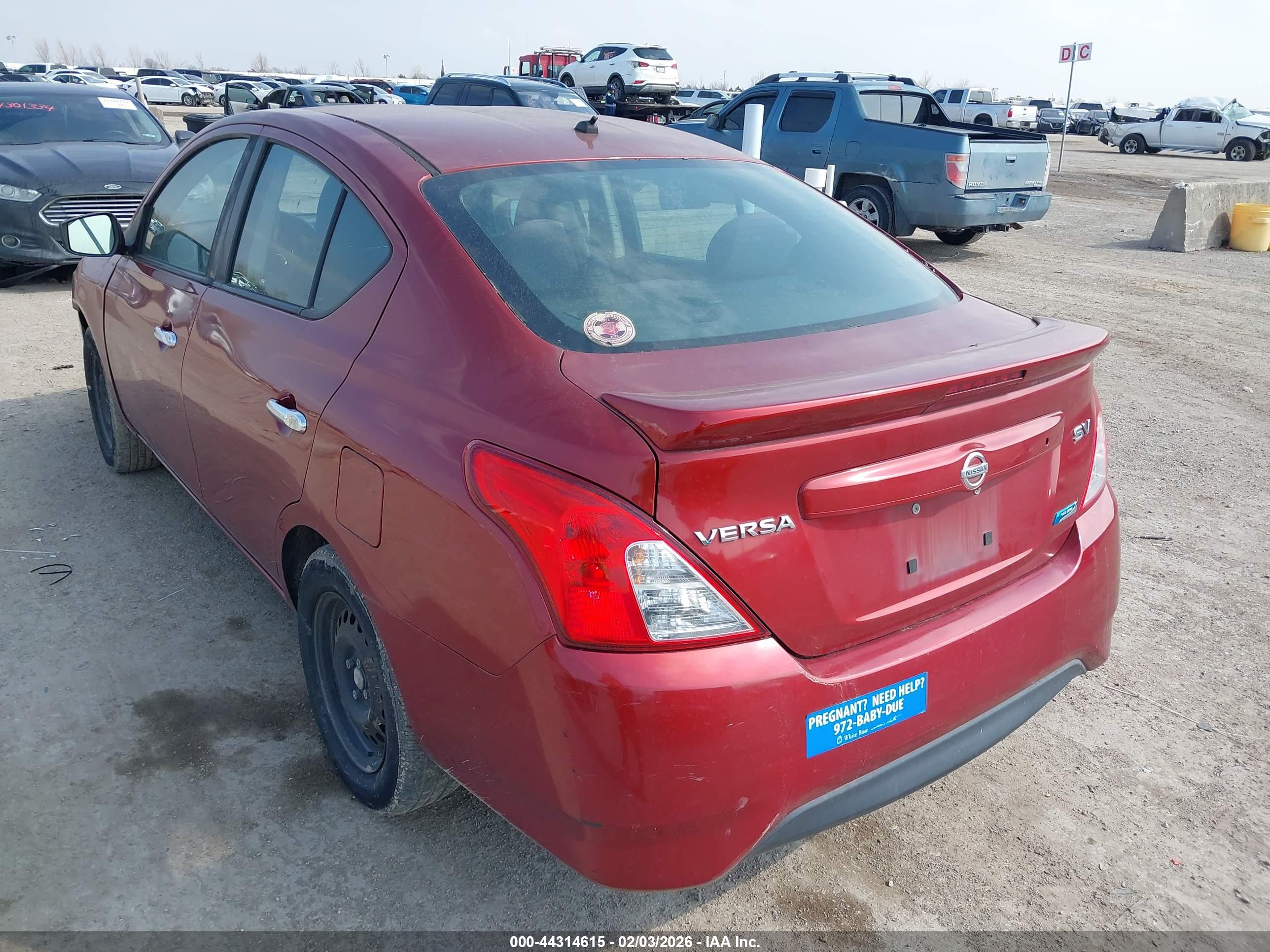 NISSAN VERSA image 3