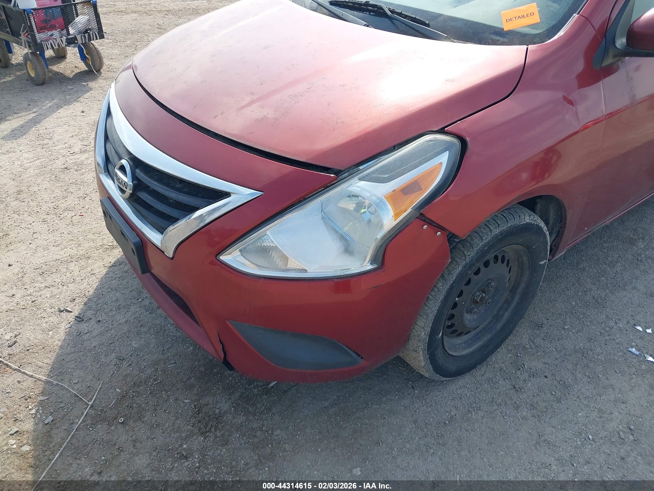 NISSAN VERSA image 6