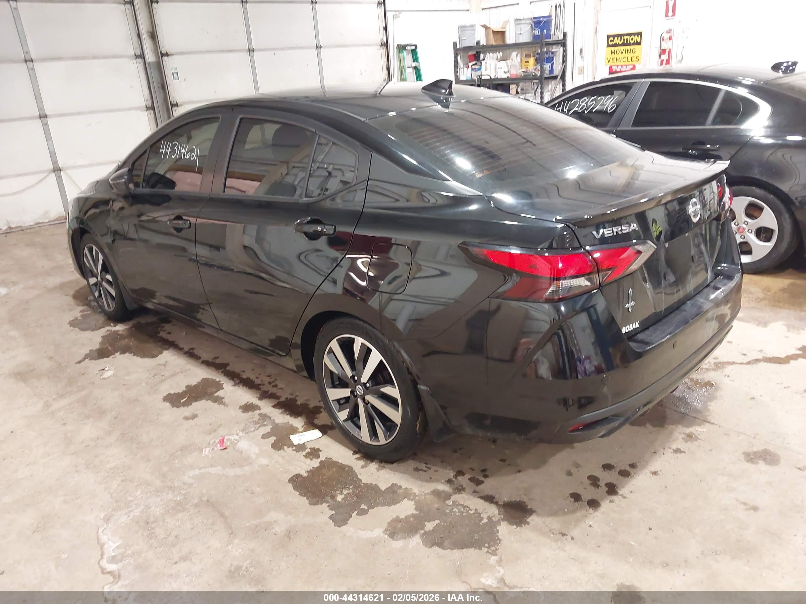 NISSAN VERSA image 3