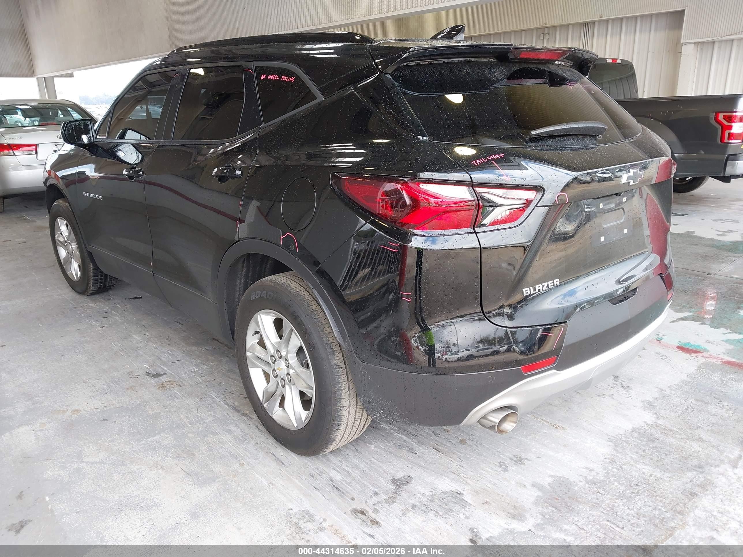 CHEVROLET BLAZER image 3