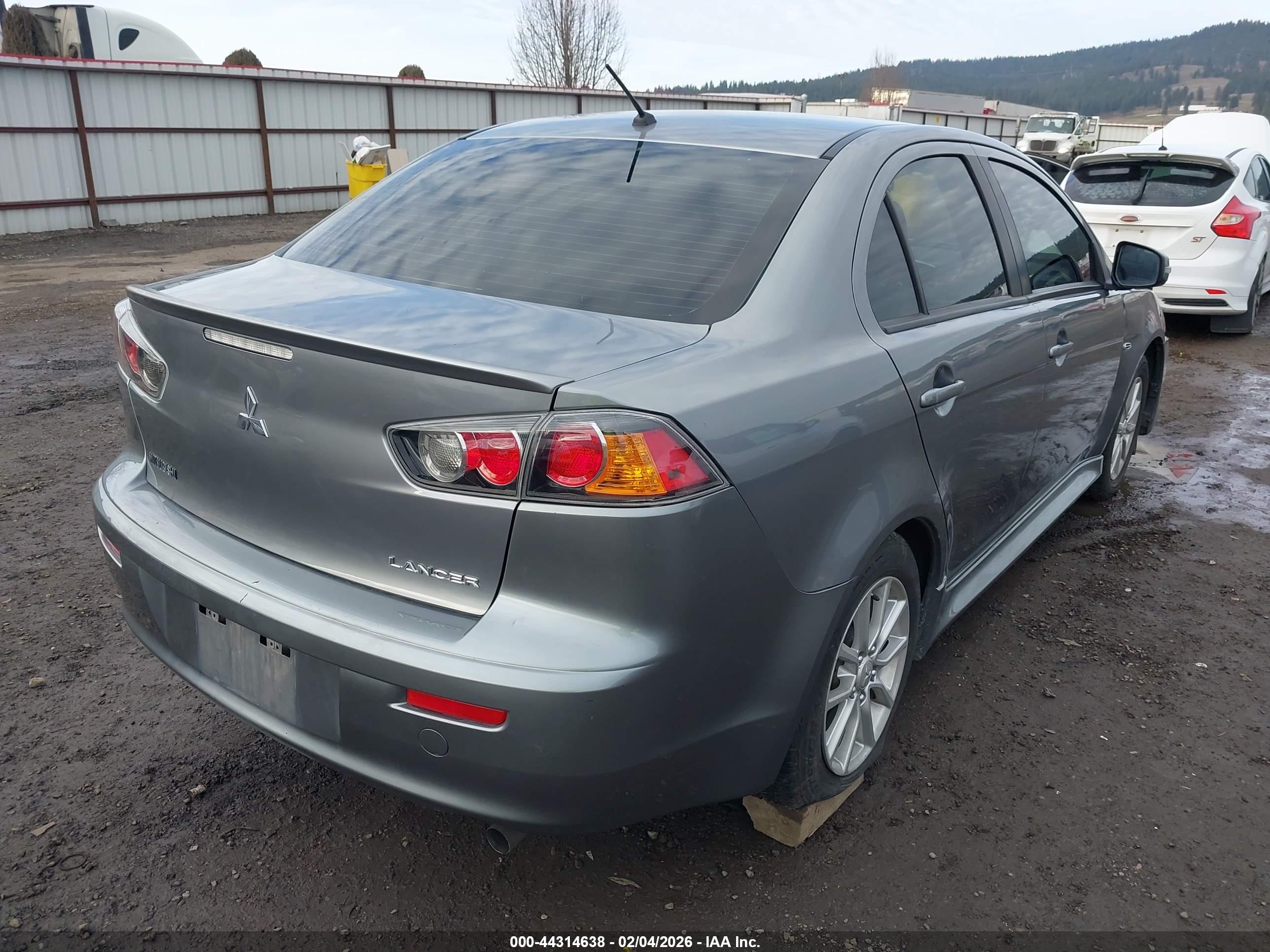 MITSUBISHI LANCER image 4