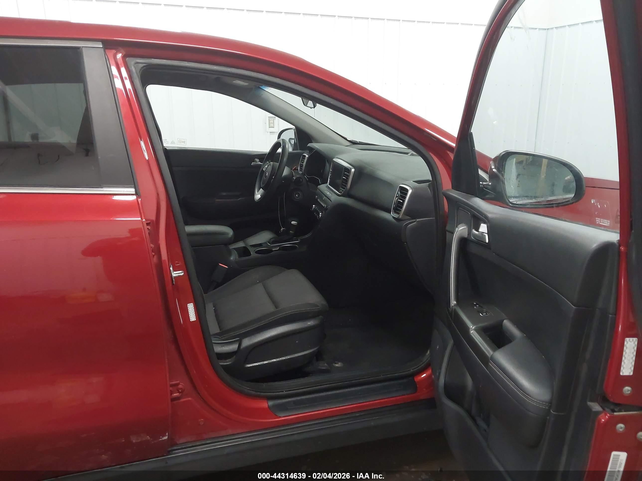 KIA SPORTAGE image 5