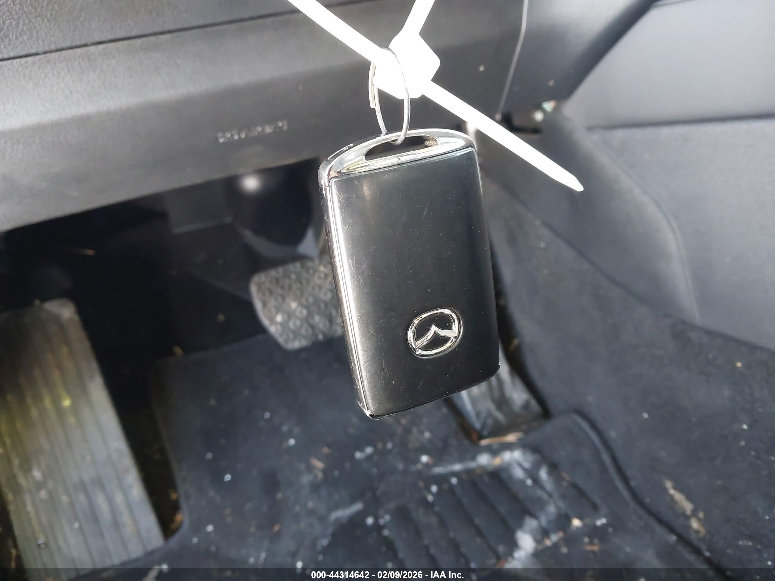 MAZDA CX-30 image 11