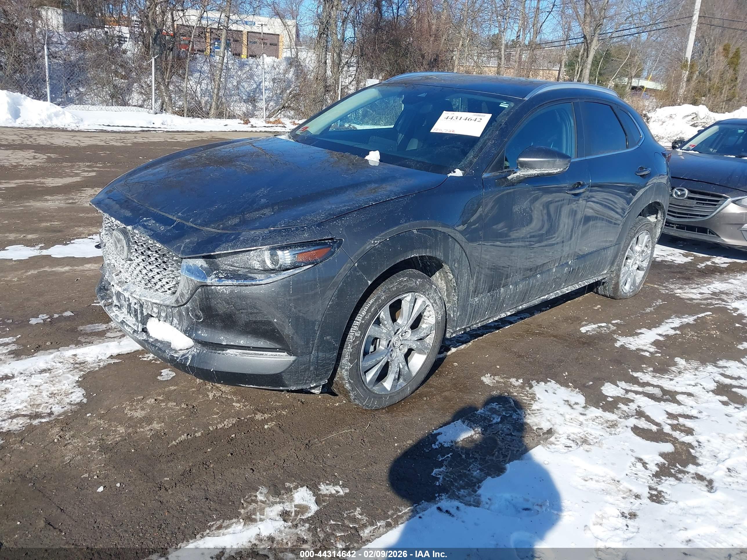 MAZDA CX-30 image 2