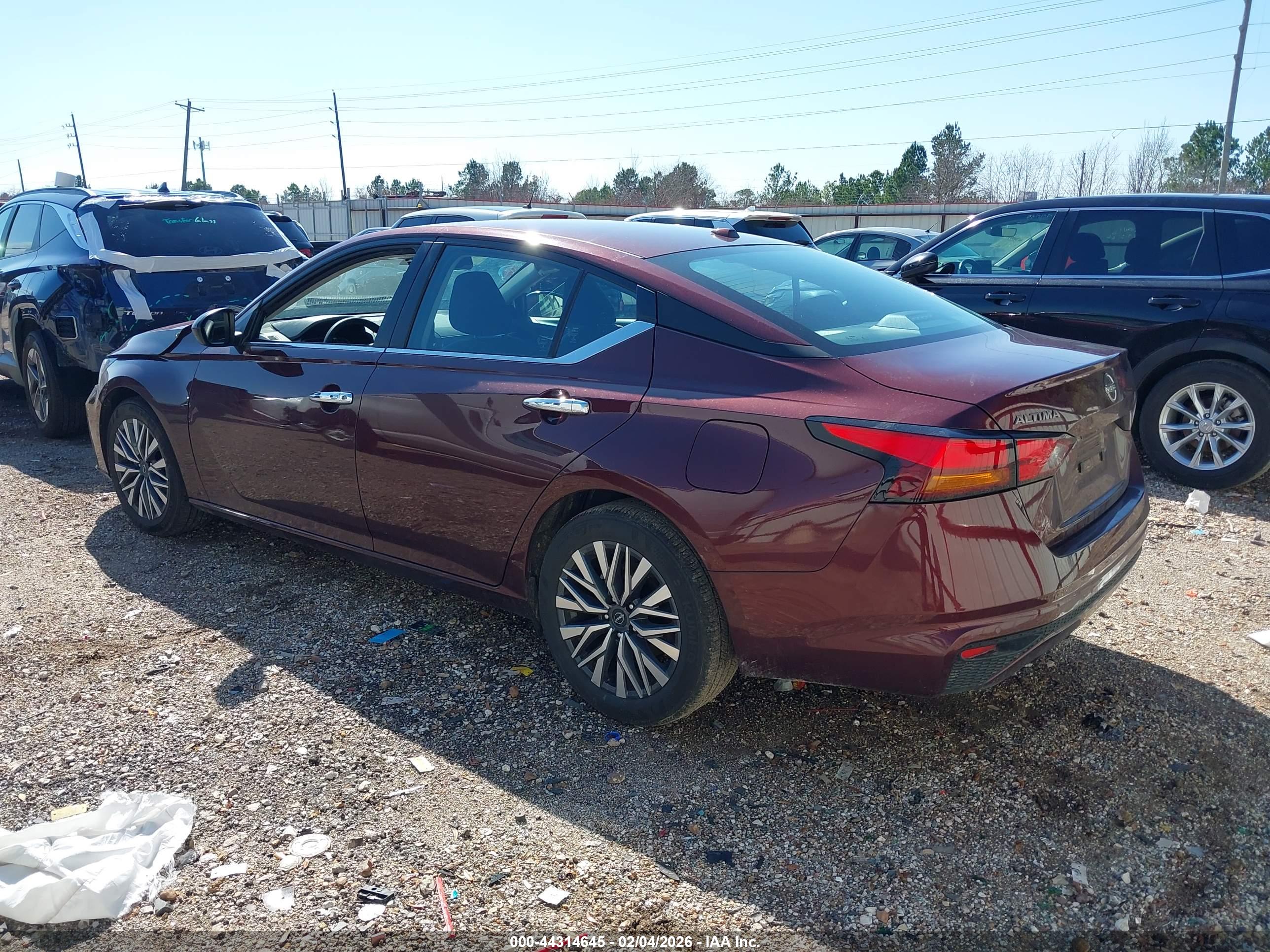 NISSAN ALTIMA image 3