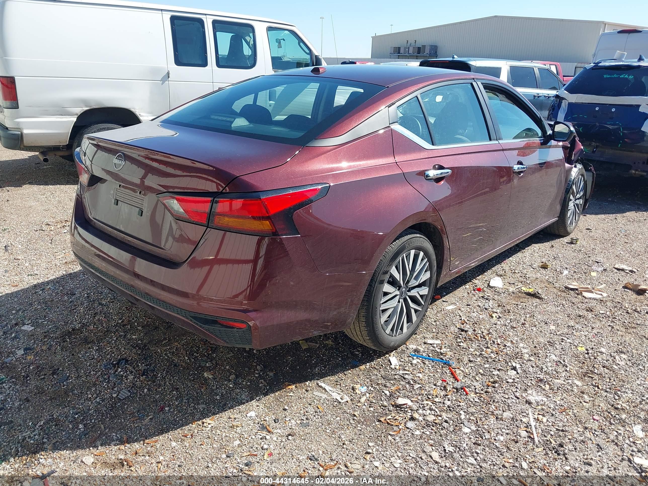 NISSAN ALTIMA image 4