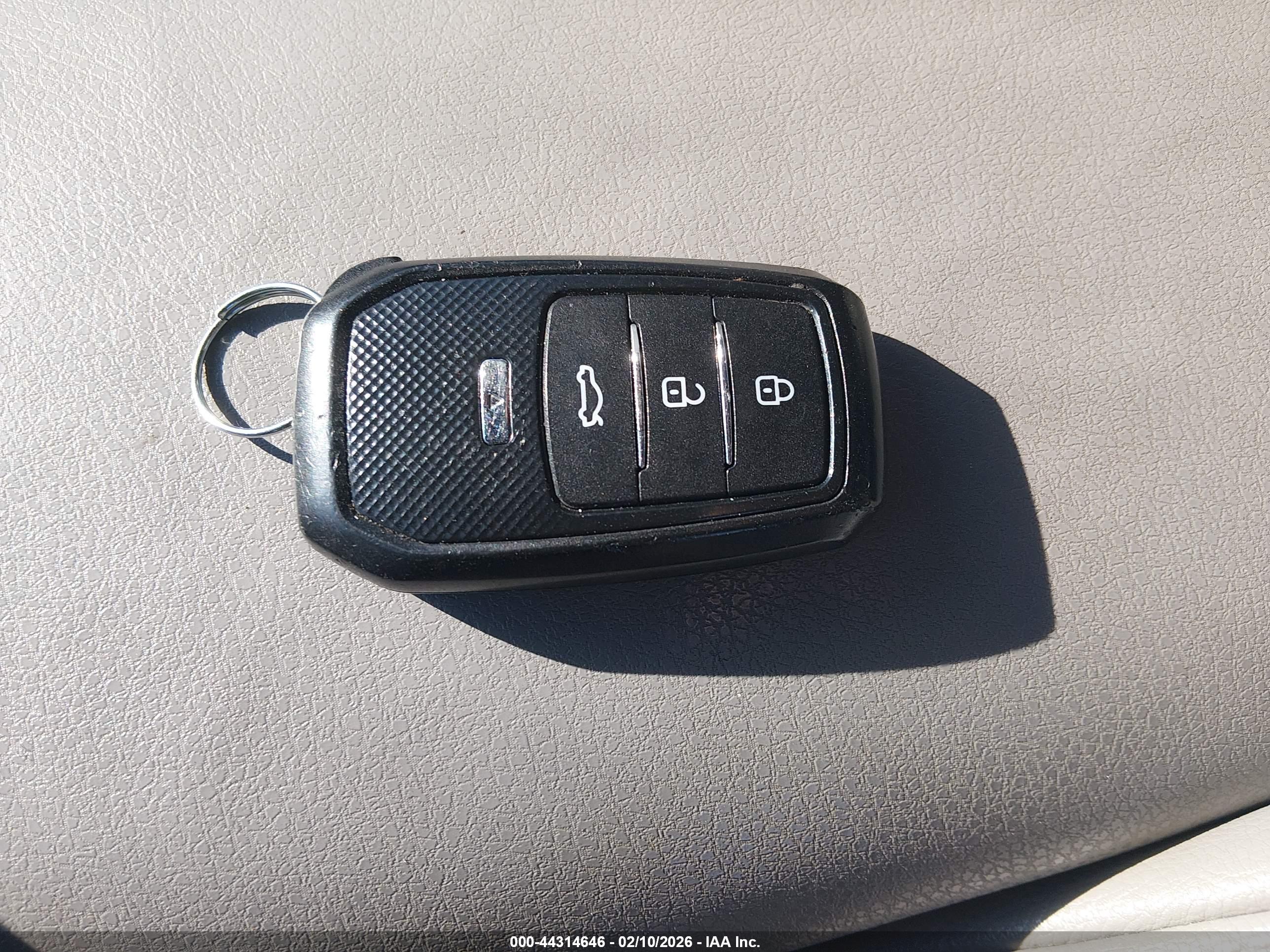 TOYOTA CAMRY image 11