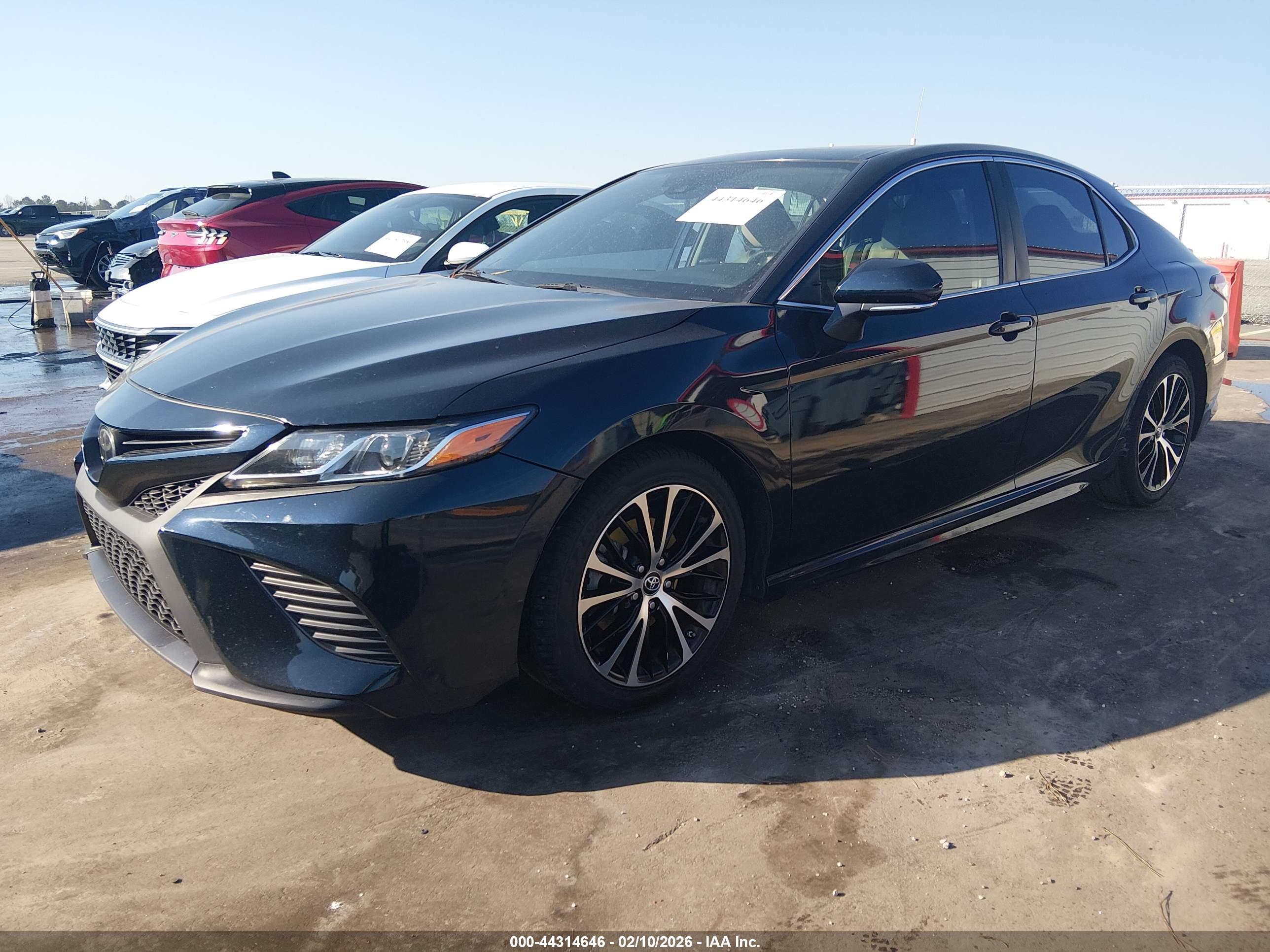 TOYOTA CAMRY image 2