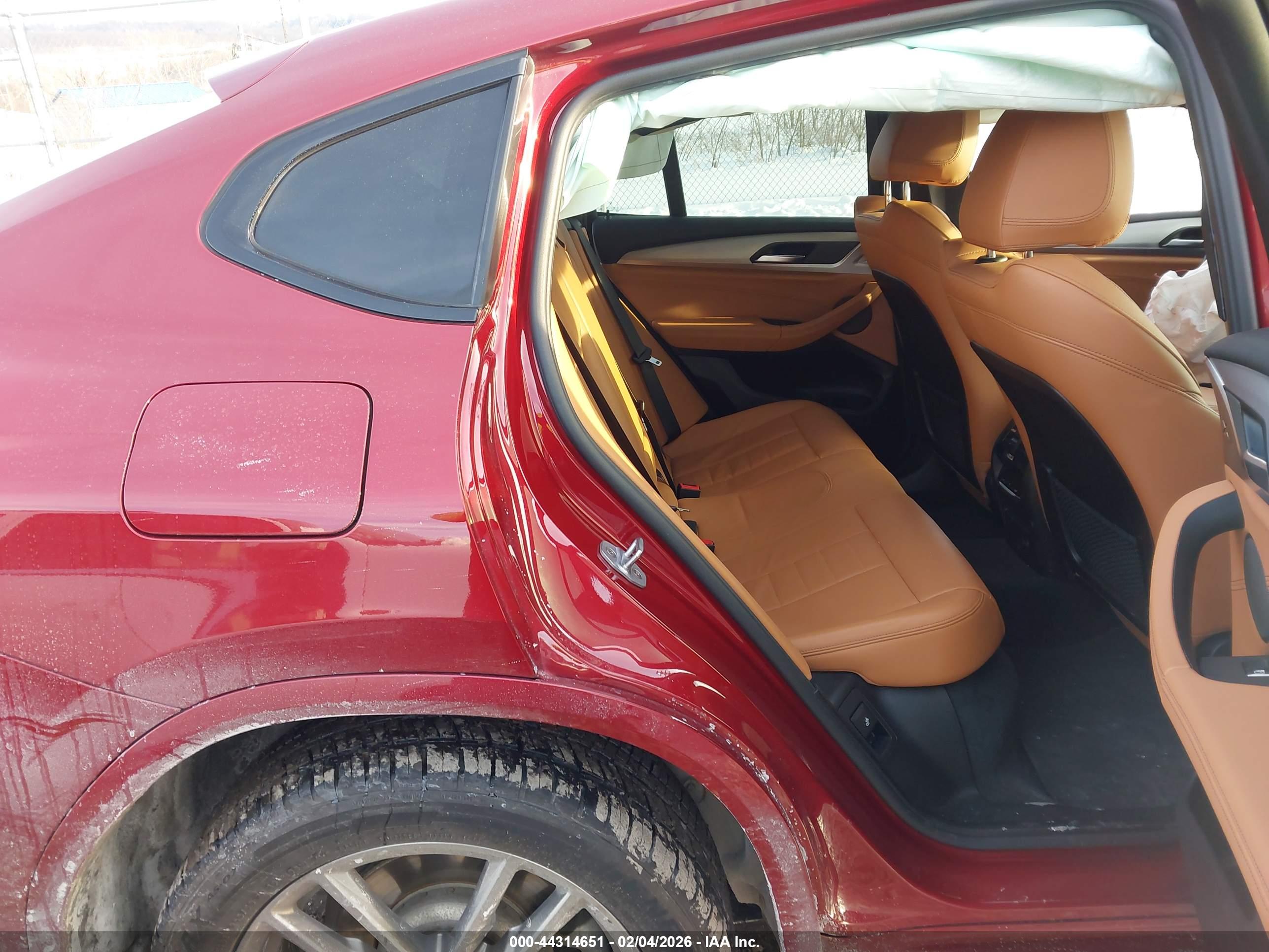 BMW X4 image 8